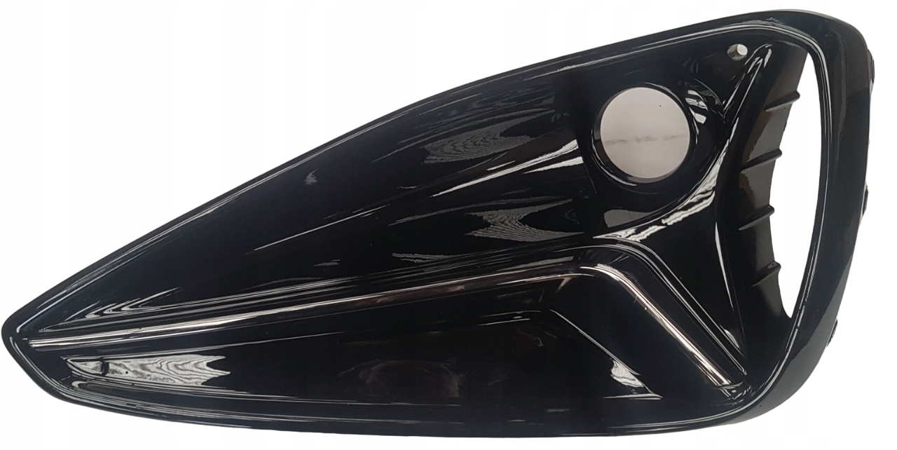 HYUNDAI and 30 III grid of a bumper front right