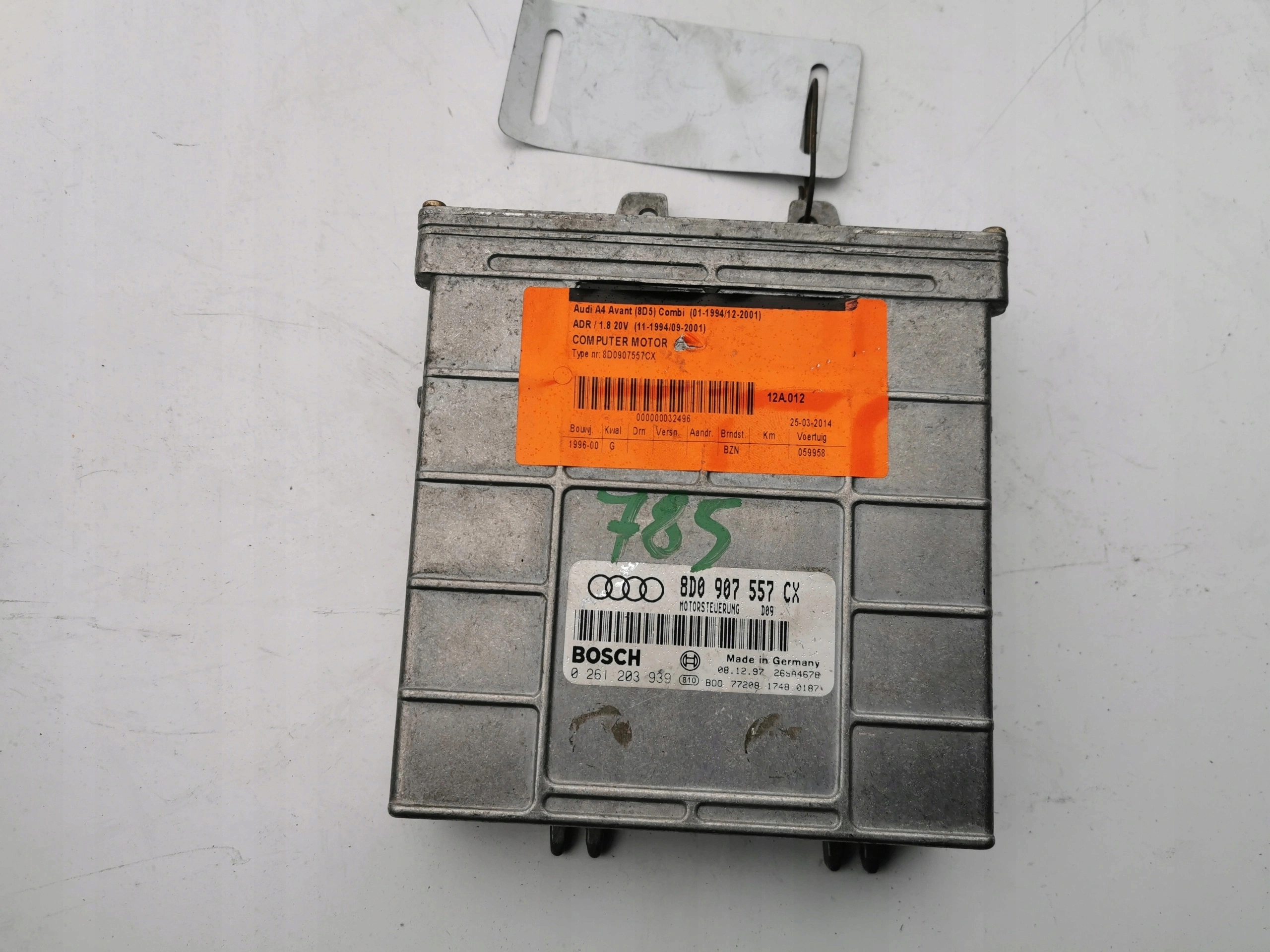 AUDI A4 1.8B 0261203939 8D0907557CX computer ECU