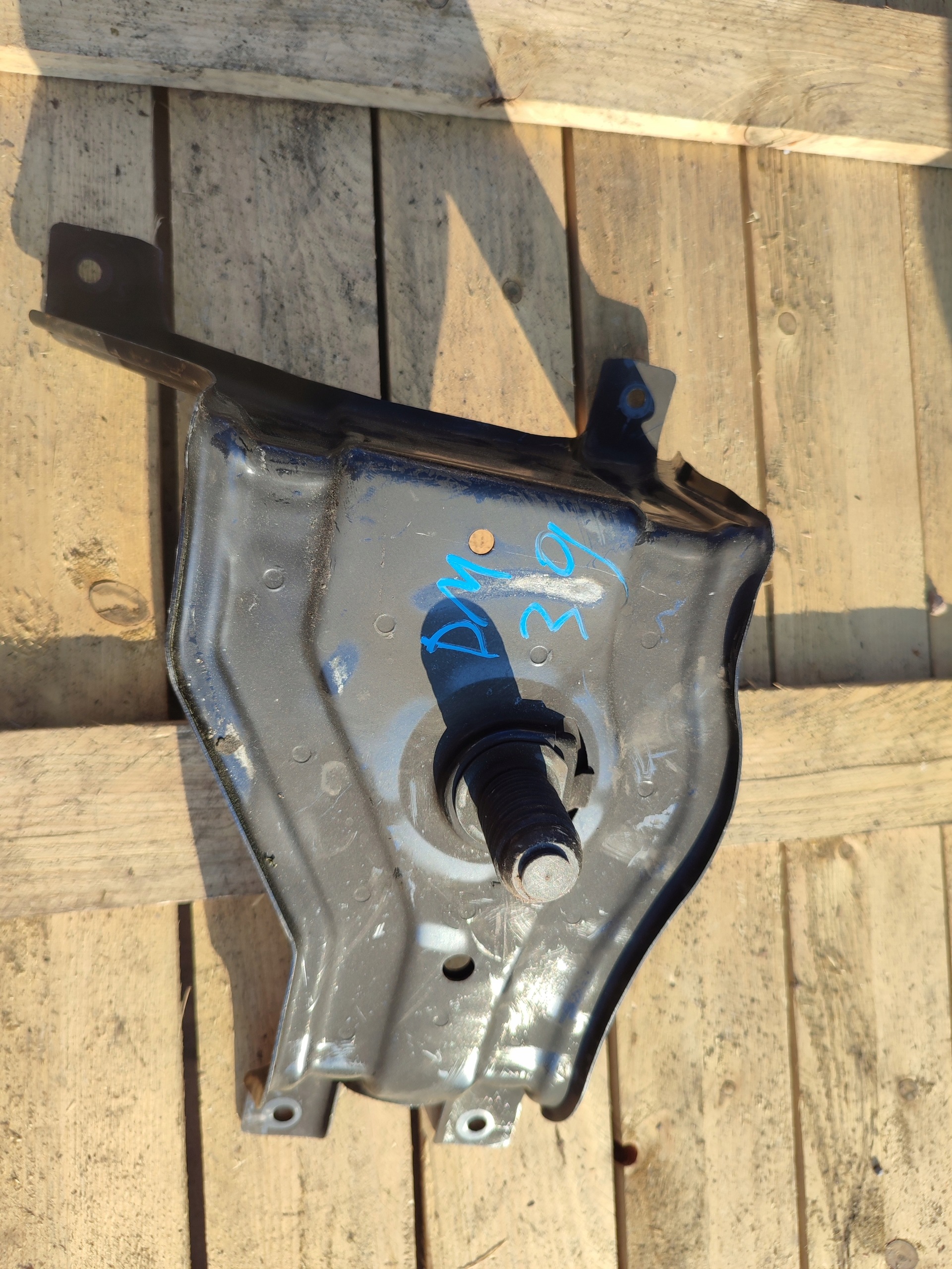 Console Roues de la roue de secours AUDI A6 C7 4G0802715