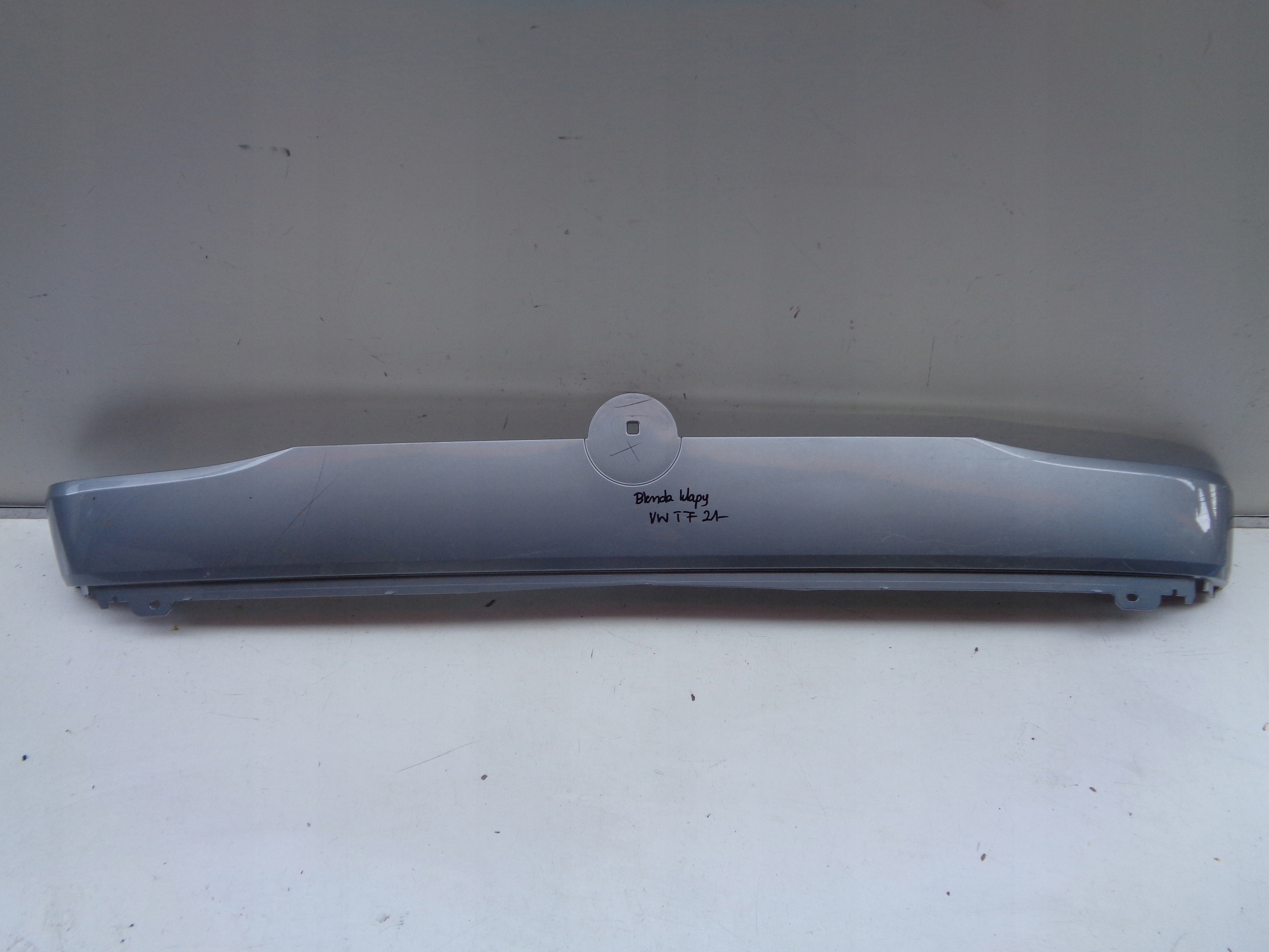 Couverture Moulage du capot VW T7 21