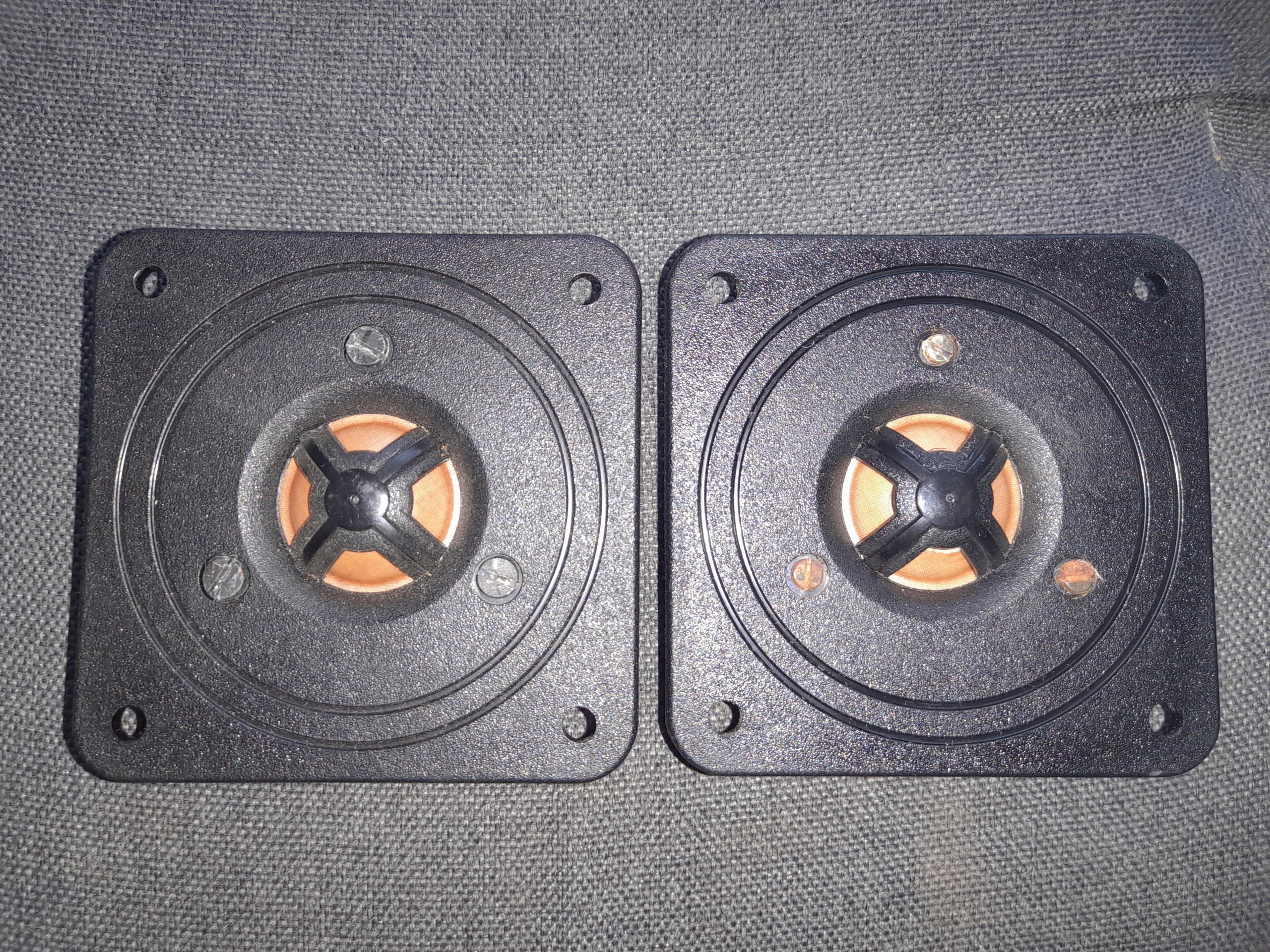 Głosnik wysokotonowy Unitra/Tonsil GDWK 9/40 8 Ohm po regeneracji