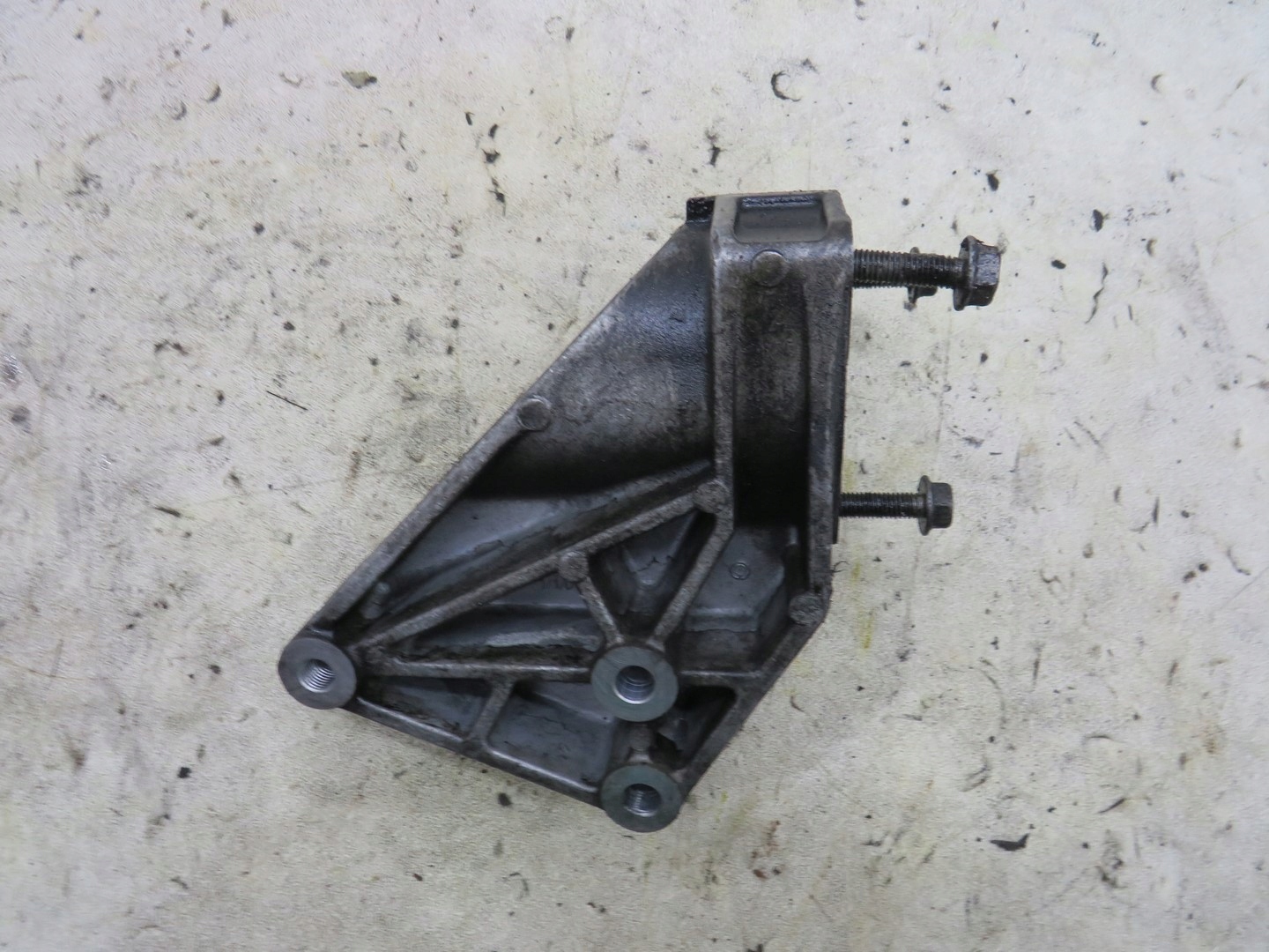 PODPORA PÓŁOSI ZAFIRA C 2.0 CDTI 22945405 Producent części Opel OE