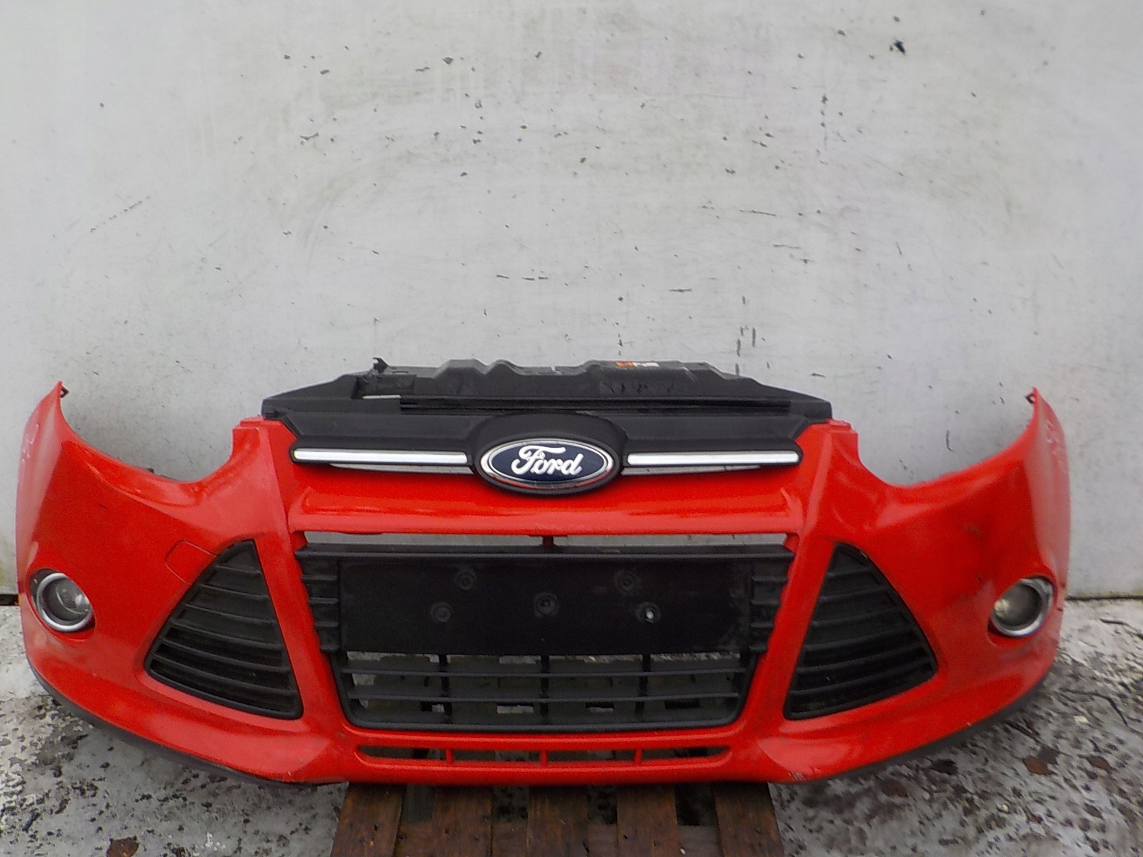 596 FORD FOCUS III MK3 lökhárító eleje elsö