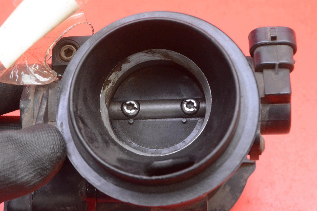 Valvola a farfalla 8200682611 DACIA LOGAN MCV 1 e 1.6 8V 87 KM LIFT 07-12