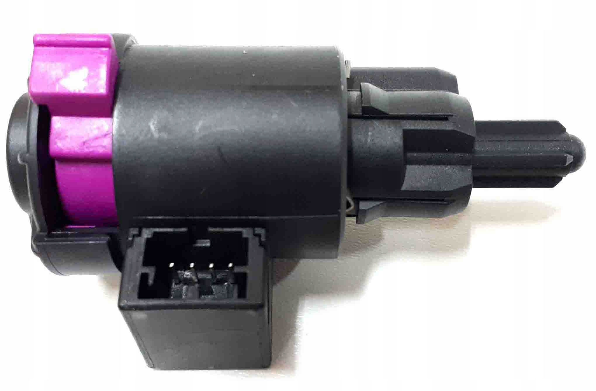 

Włącznik Świateł Stop Q5 Q7 Phaeton 4F0945459B