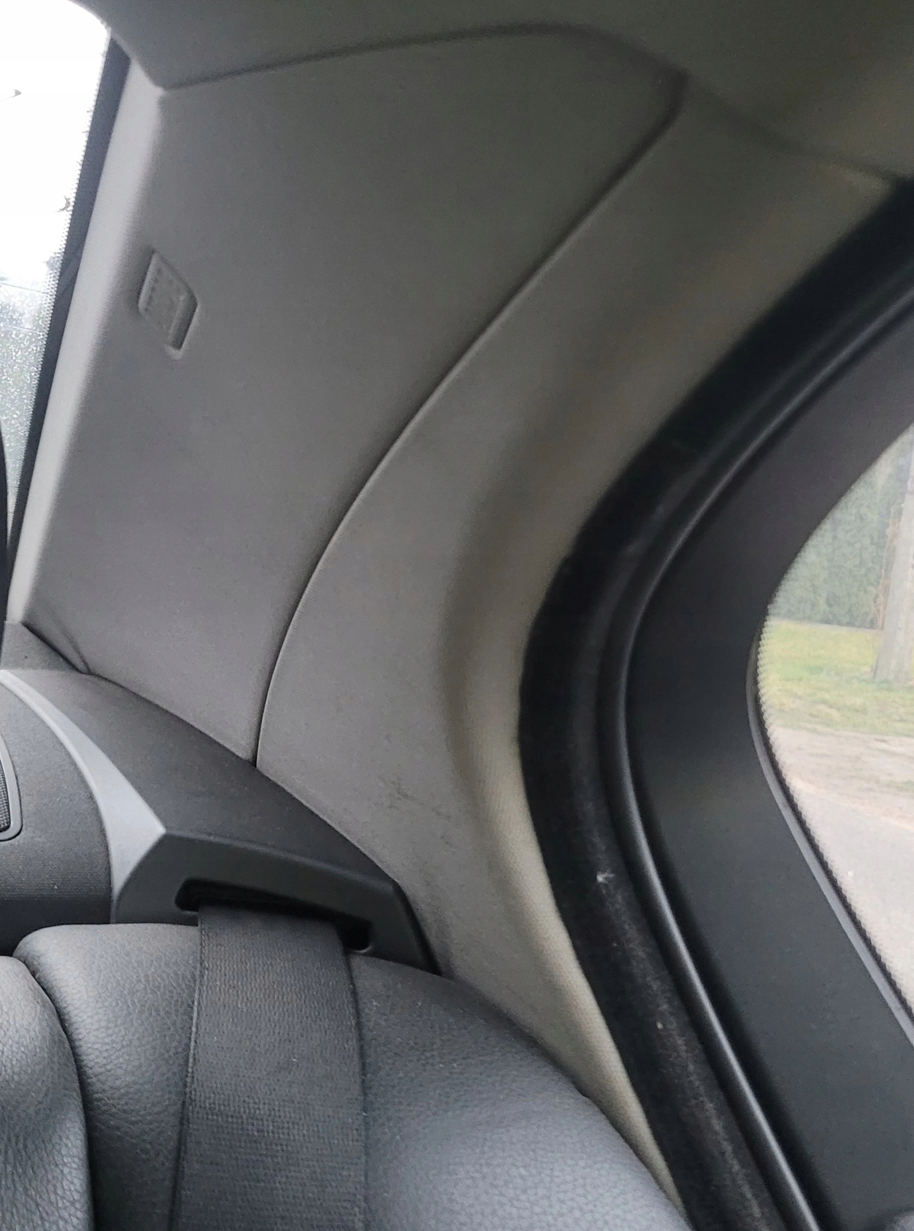 OSŁONA POSZYCIE SŁUPKA C LEWEGO BMW E60 SZARY