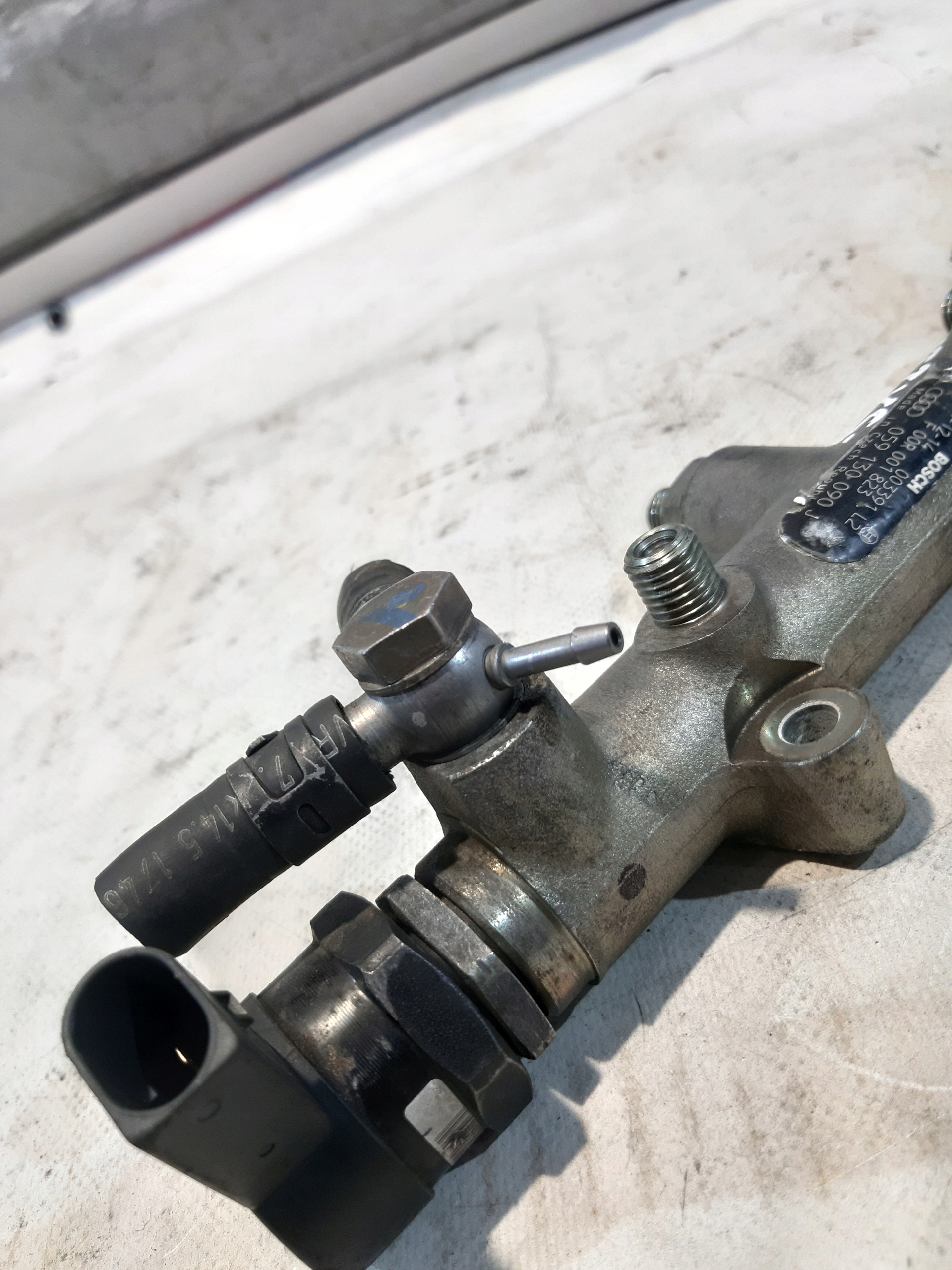 Rampe injection Carburant BOSCH Capteur AUDI A6 C6 3.0 TDI