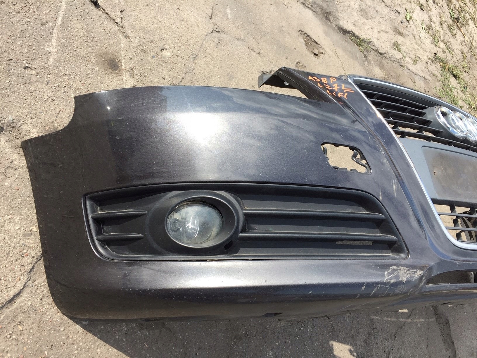 AUDI A3 8P LIFT nárazník předek přední LZ7L