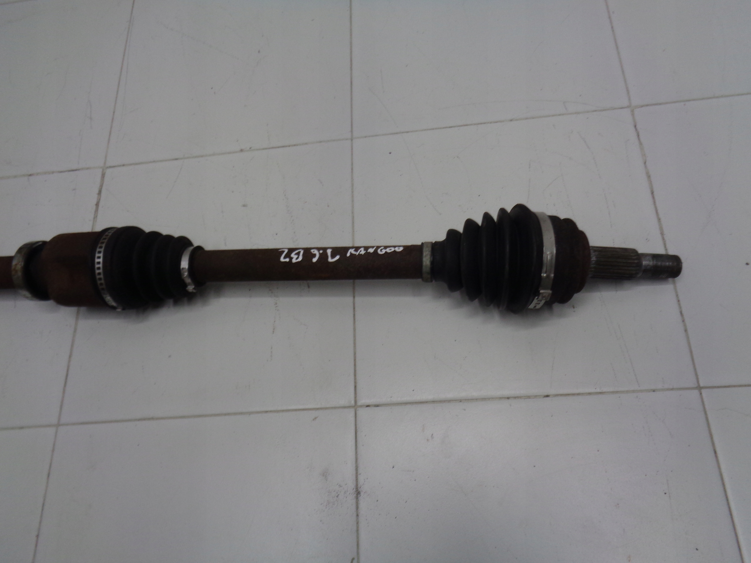 KANGOO II LIFT semi-axis right 1.6 petrol 08r>