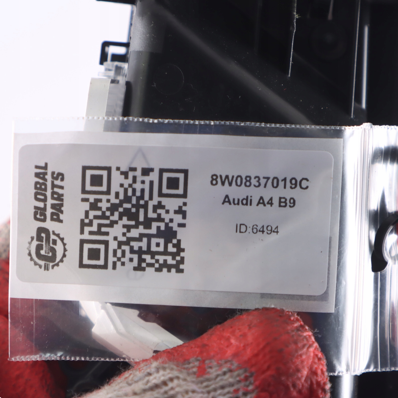 Audi A4 B9 внутренняя ручка двери передних левая 8W0837019C