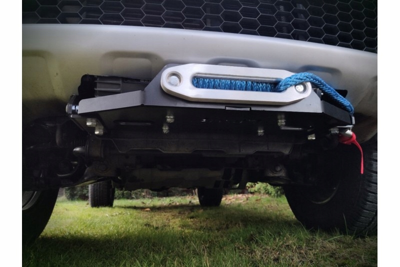 PŁYTA MONTAŻOWA WYCIĄGARKI MITSUBISHI L200 05-14 MORE 4X4 Numer katalogowy producenta PW004