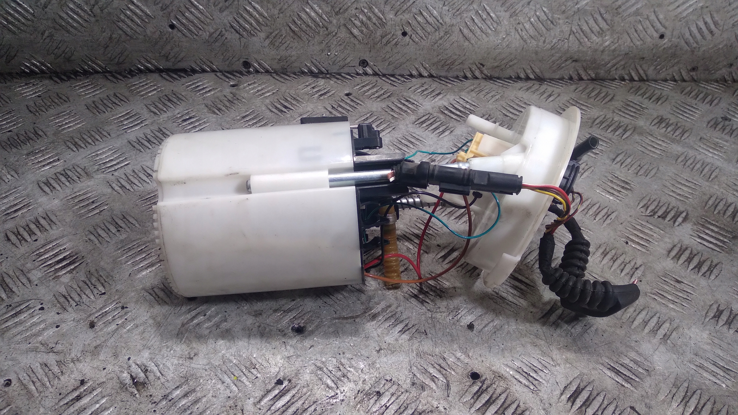 feed pump BMW E87 7197073