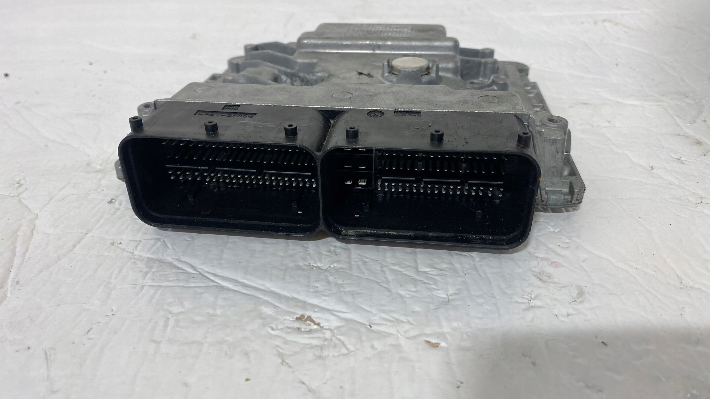 AUDI A4 B9 control unit of the engine 06L907425