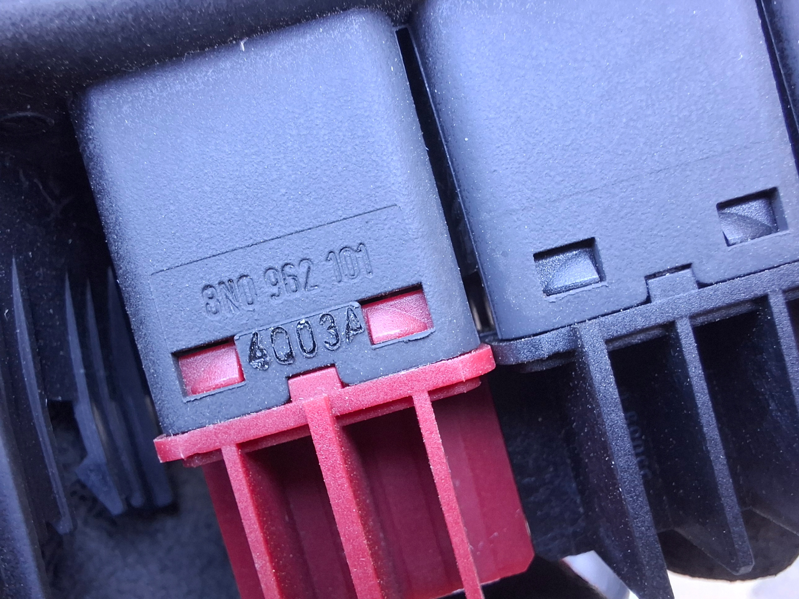 switch levers boot door WLEW alarm 8N0962101 AUDI TT 8N PANEL