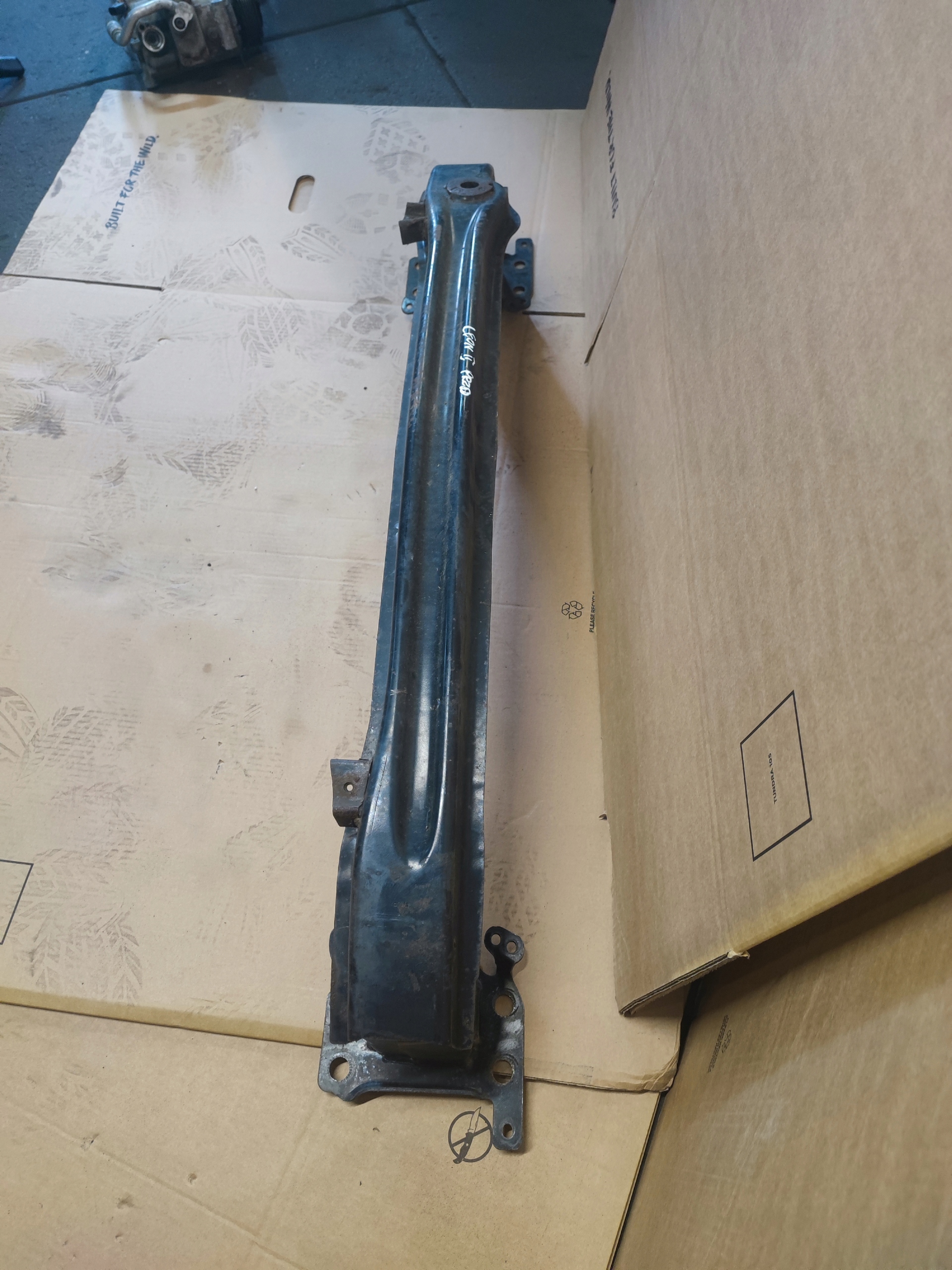 SEAT LEON II TOLEDO III bumper support front of the front pillar