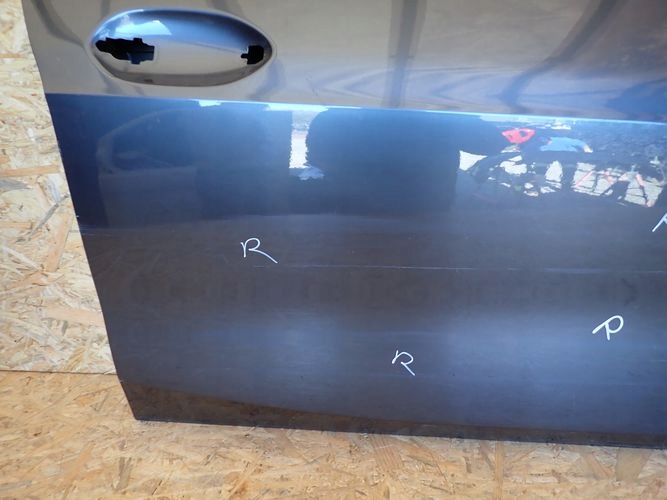 BMW F40 1 door right front front