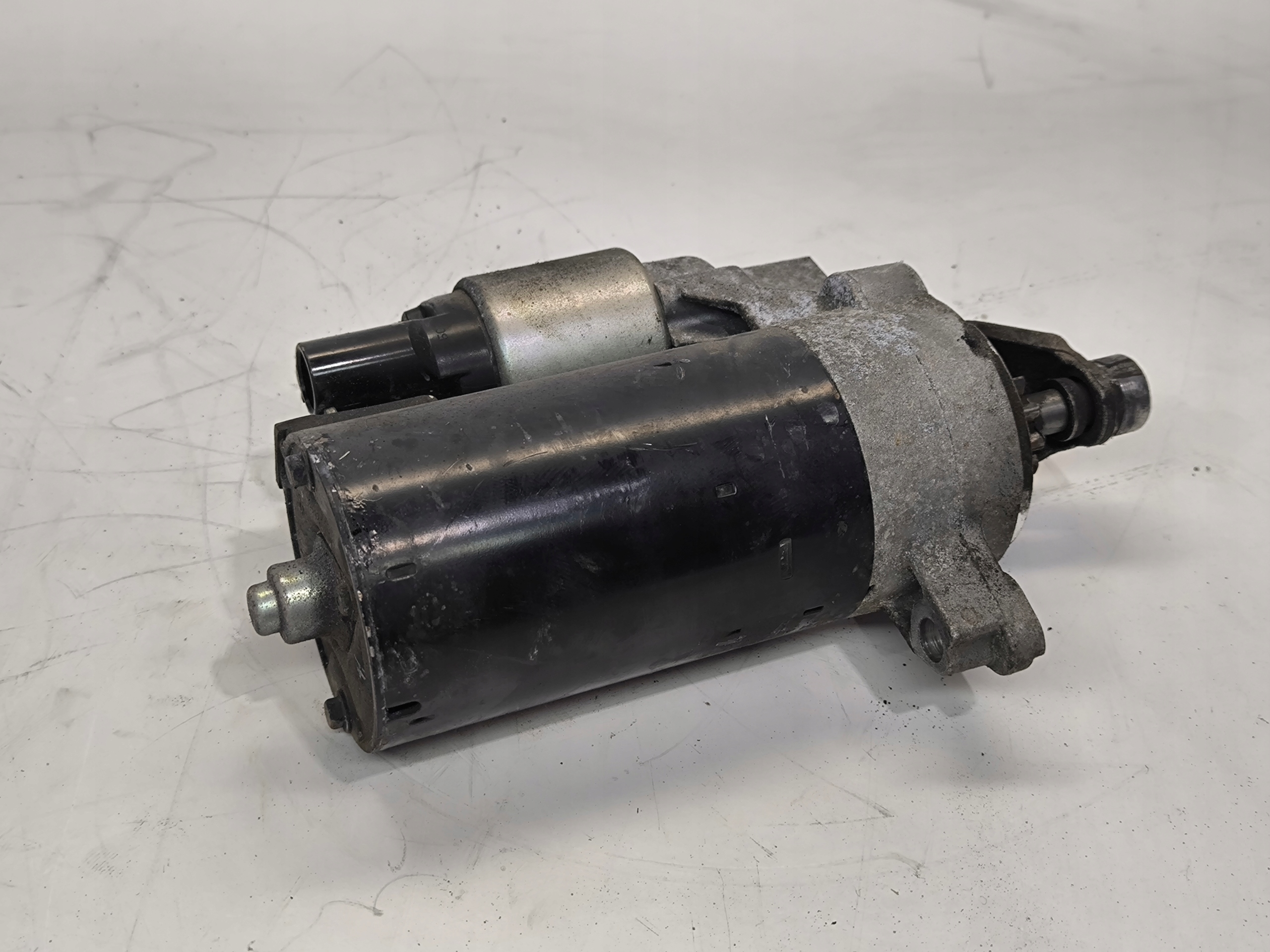 starter VW AUDI A4 B8 A5 Q5 2.0 TDI 03L911021E *4* original !!!
