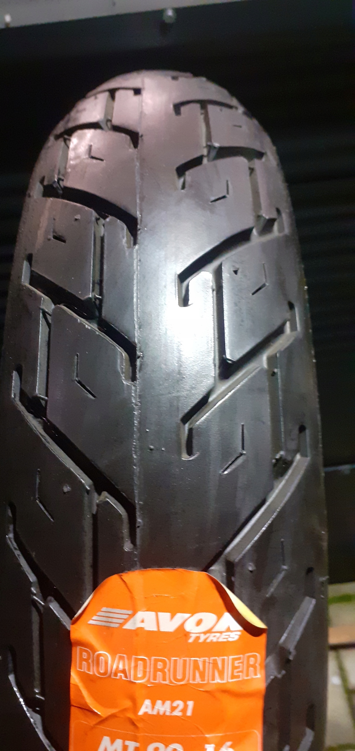 OPONA 130/90/16 MT90-16 74H AVON NOWA TYŁ