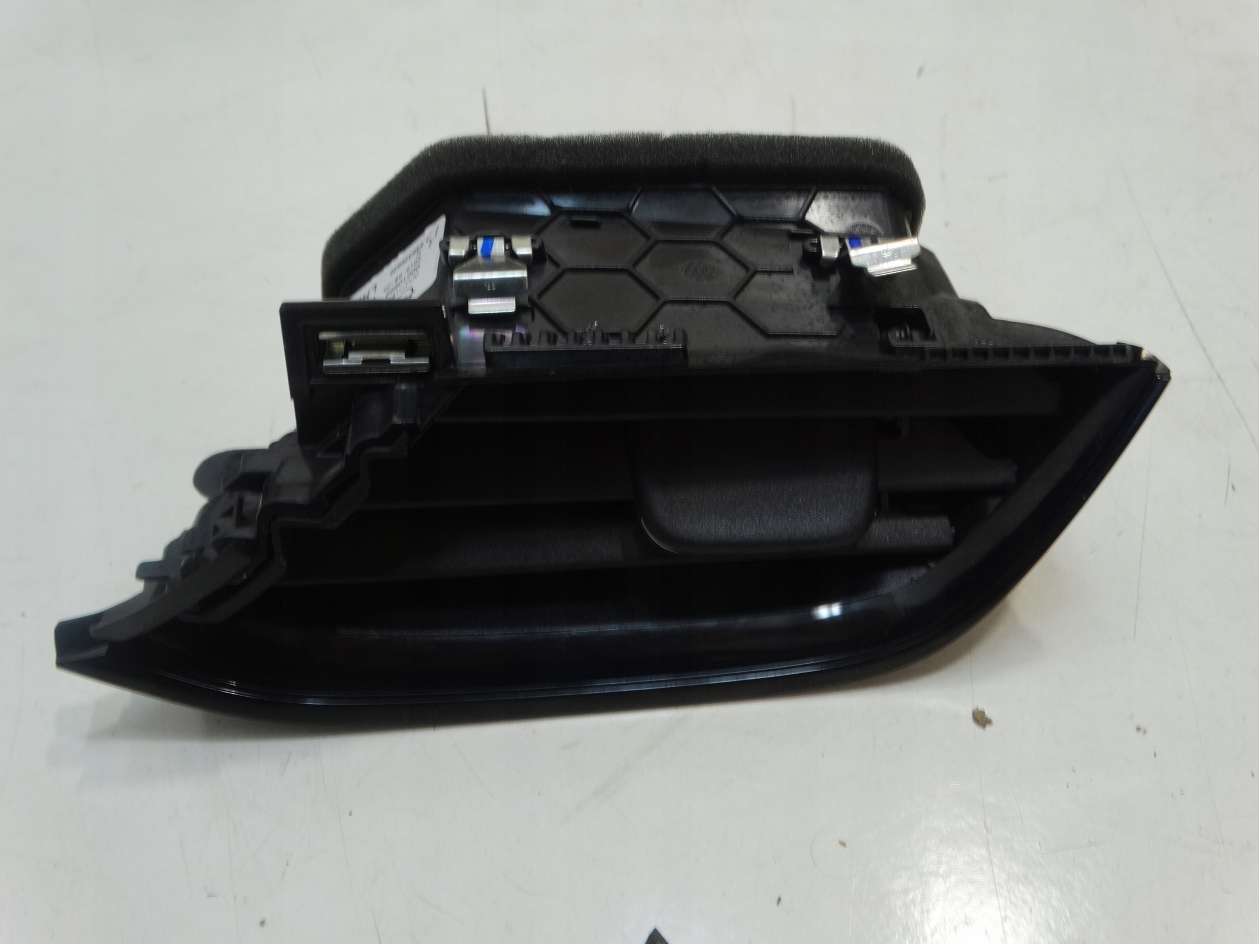 grid air conditioning devices right front OPEL CORSA F 2019R.- 39198539