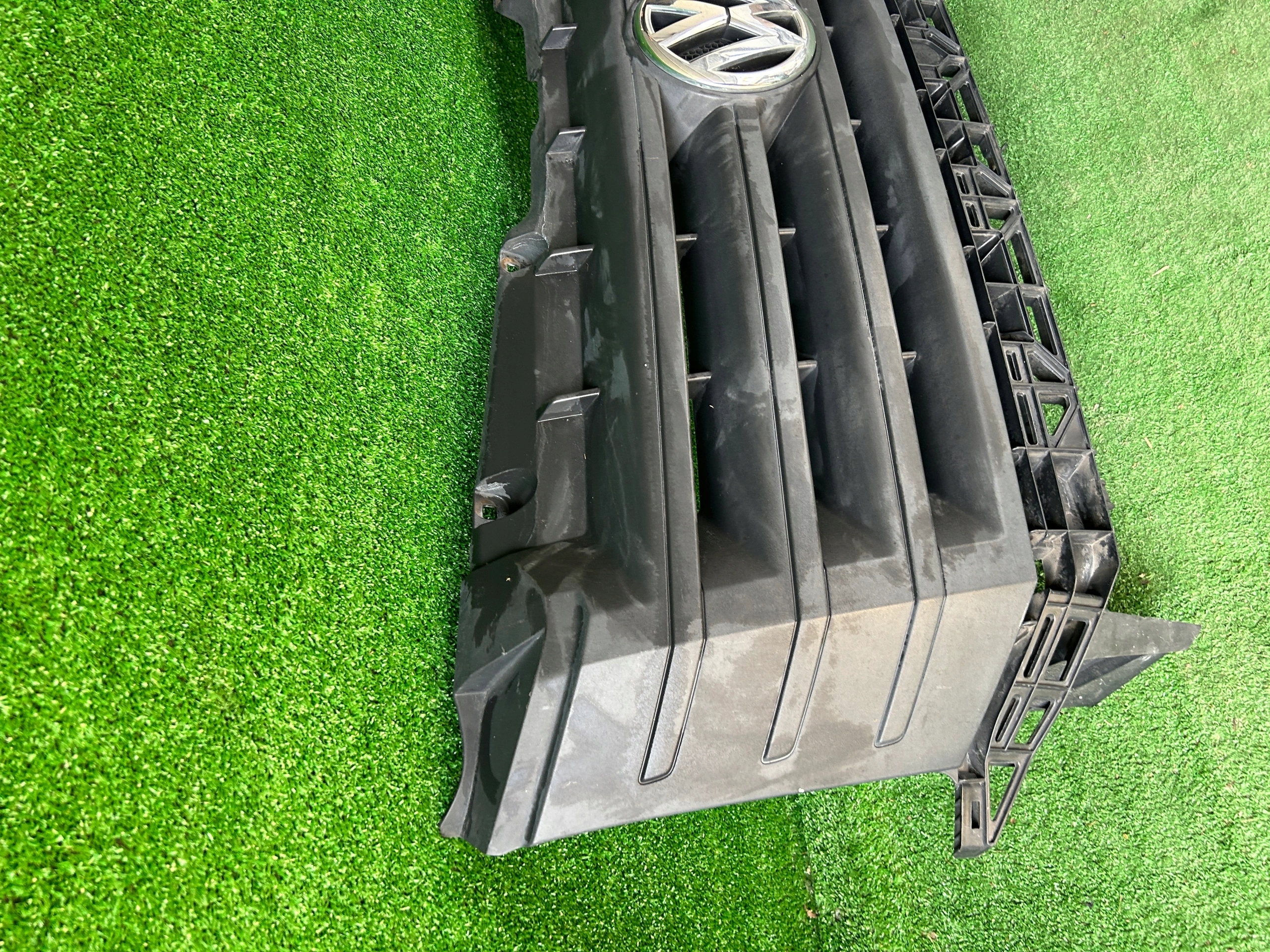 Vw Crafter front PREKLADgrill front front 2E0853653