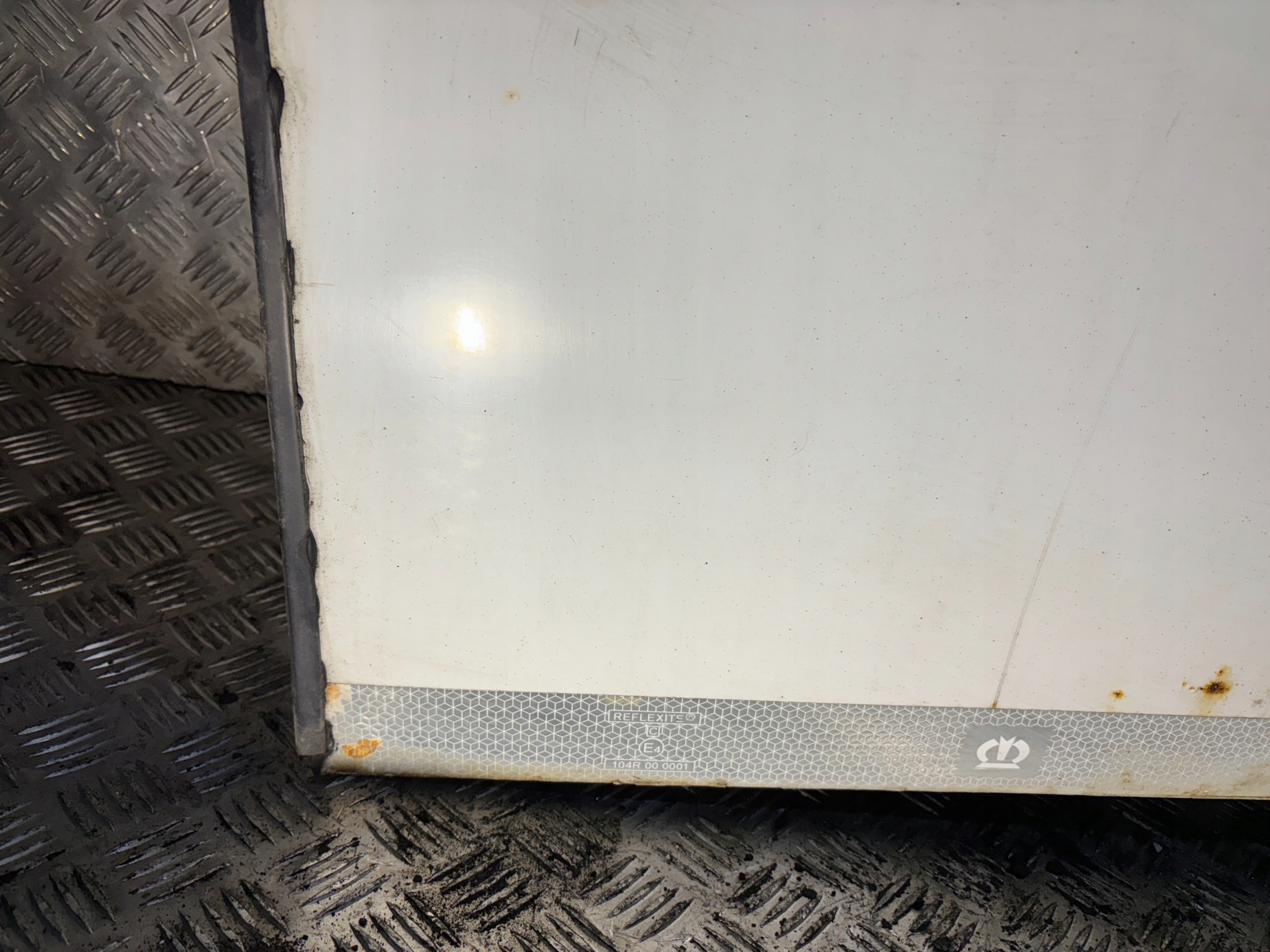 door right rear. ISUZU TURQUOISE AUTOBUS