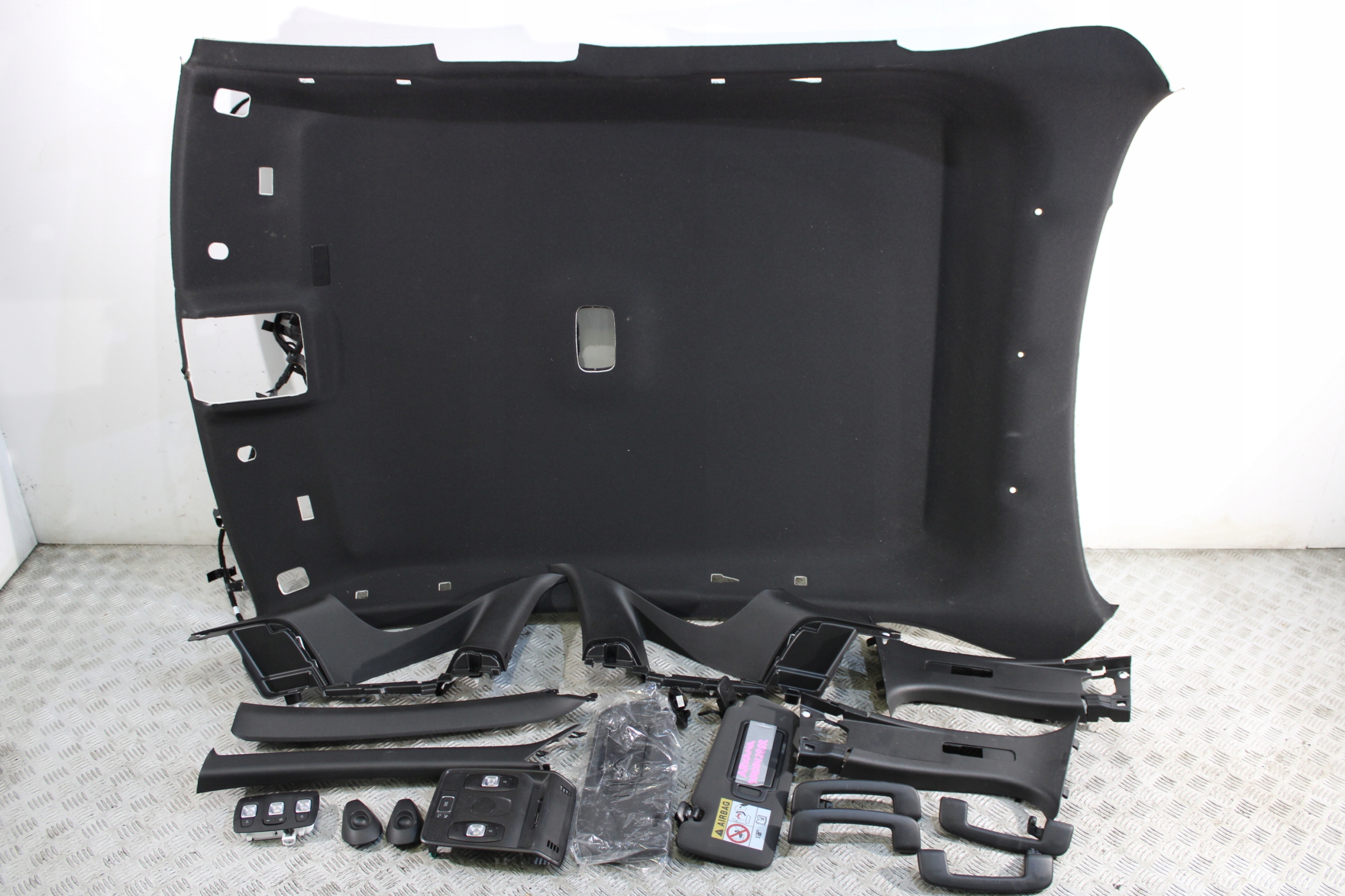 PODSUFITKA CZARNA SŁUPKI ARKANA