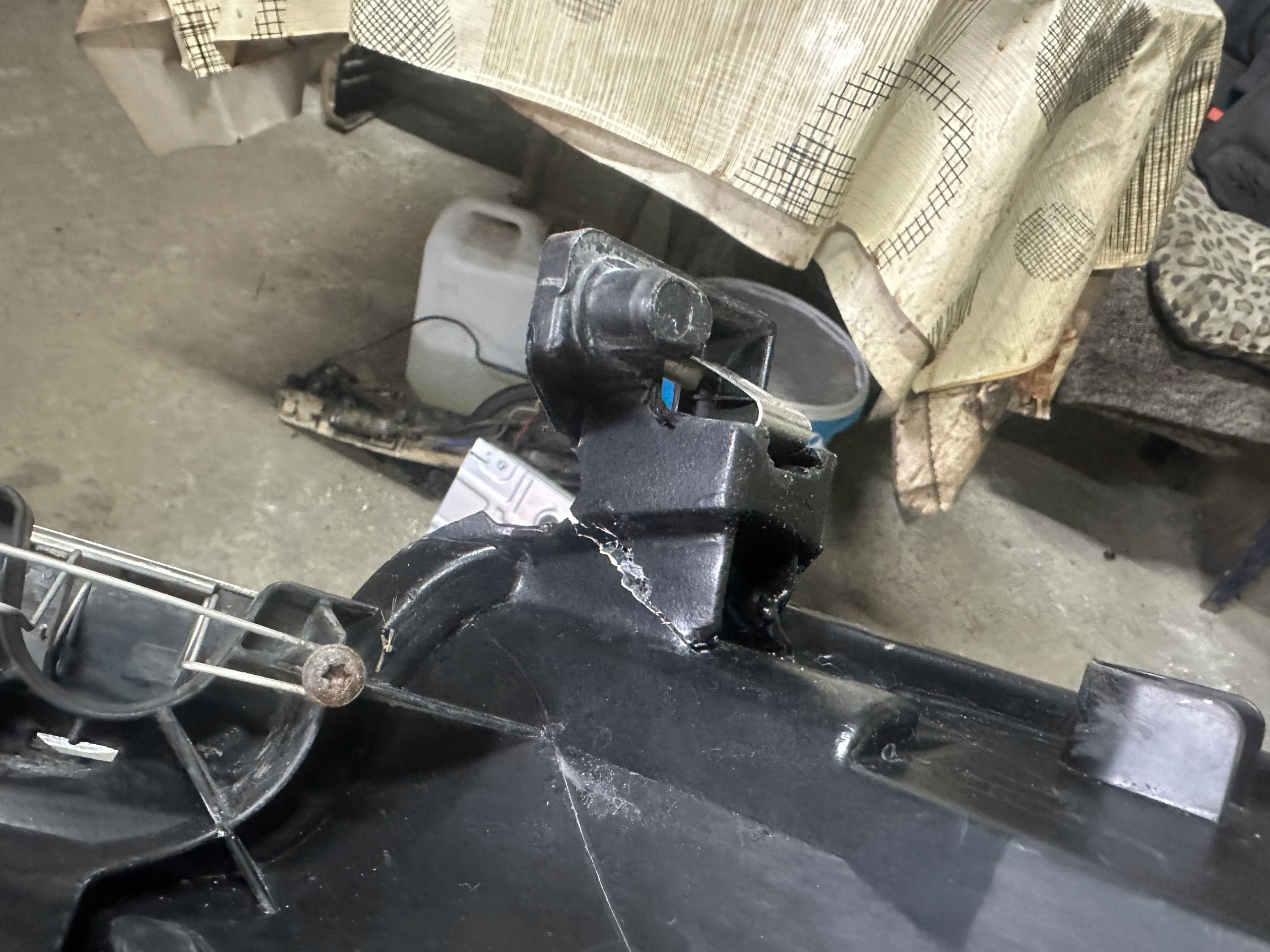 LAMPA PRZÓD PRZEDNIA LEWA FORD KUGA MK1 08-13rok bv4j-13w039-aa Producent części Ford OE