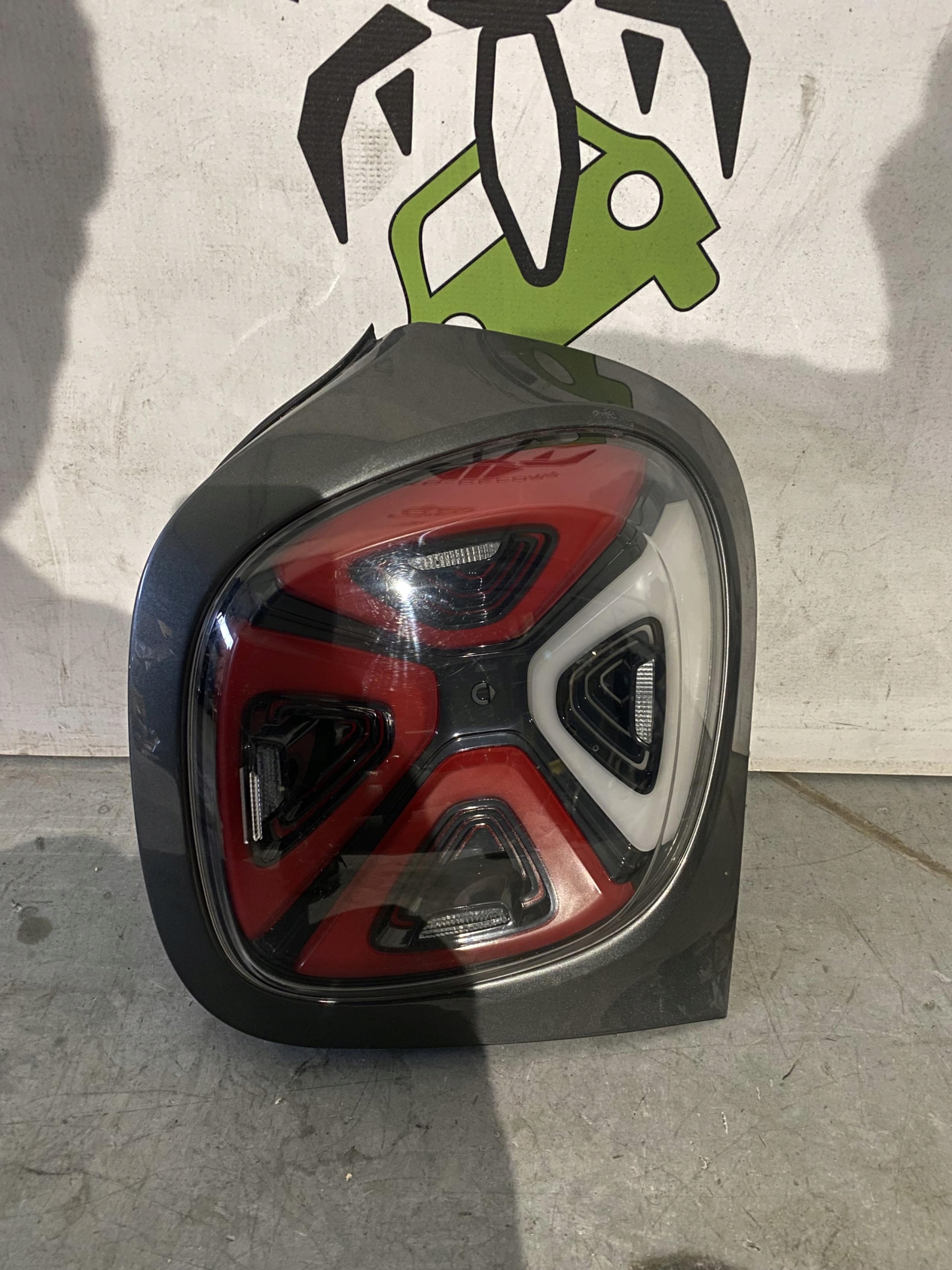 Smart ForFour 453 lift lampa prawa tył A4539067801