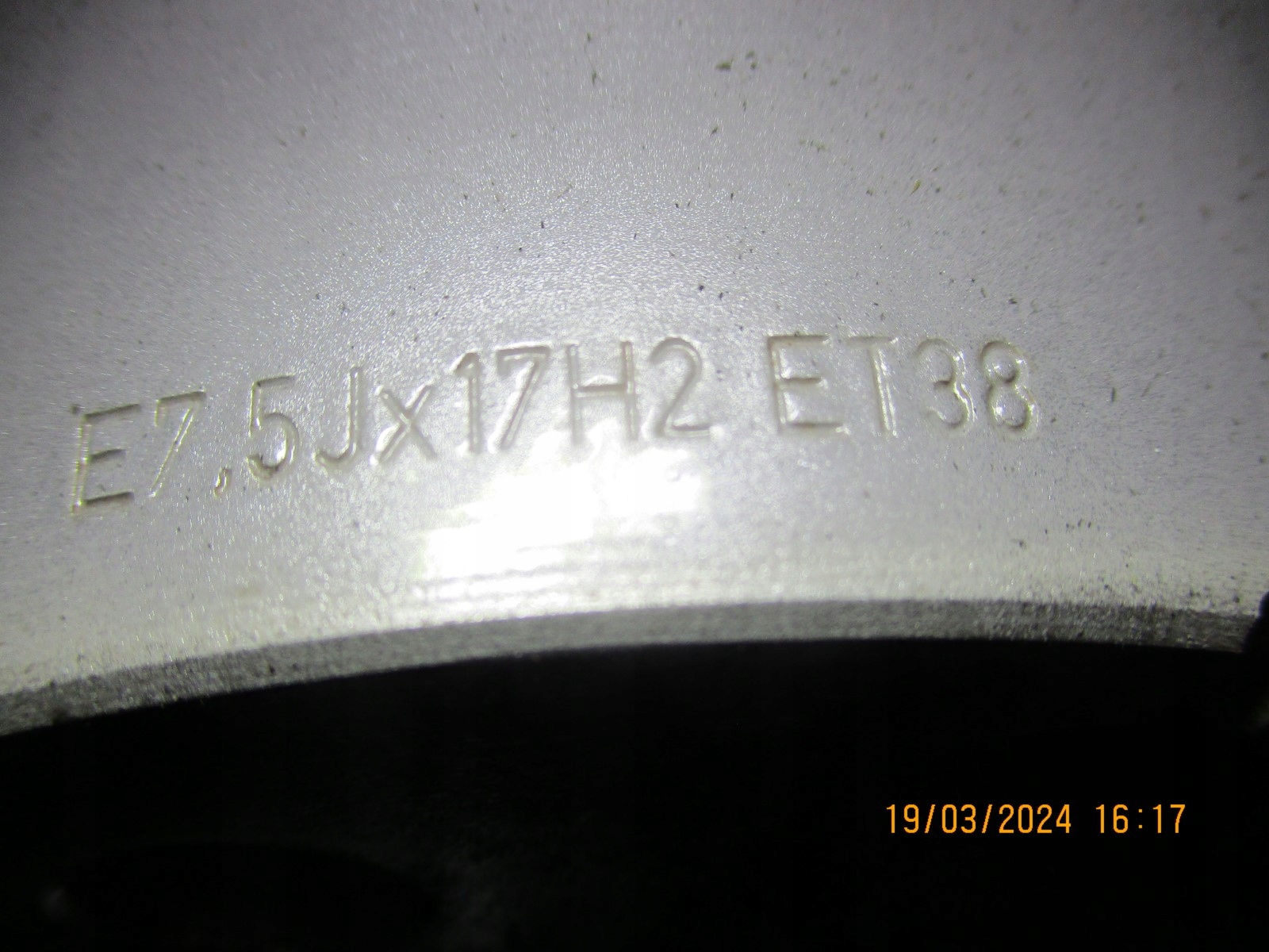 wheels discs tyres Audi A4 8W0 R17 5MM M+S