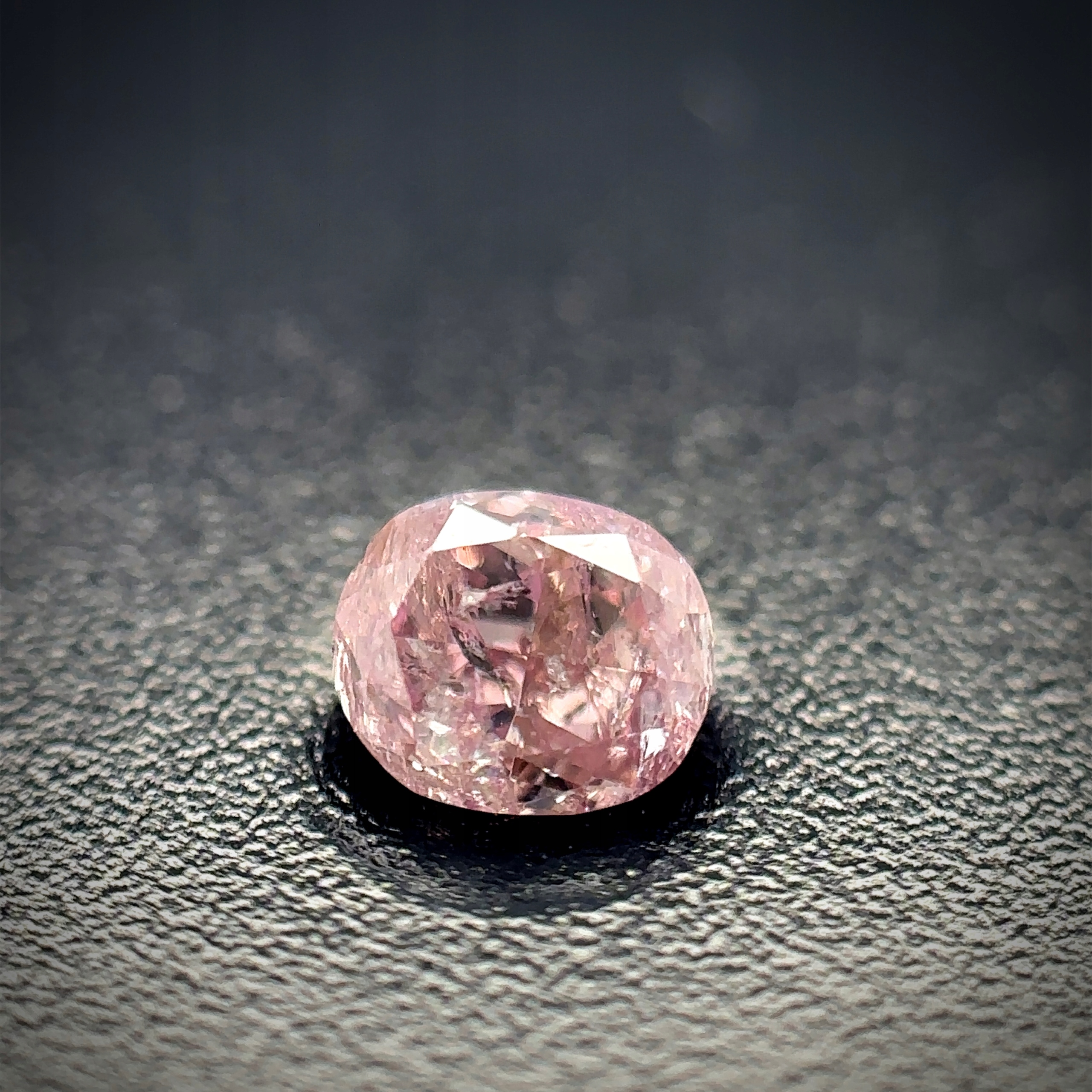 Přírodní diamant 0.21ct Růžový Ovál I3 Certifikát Algt