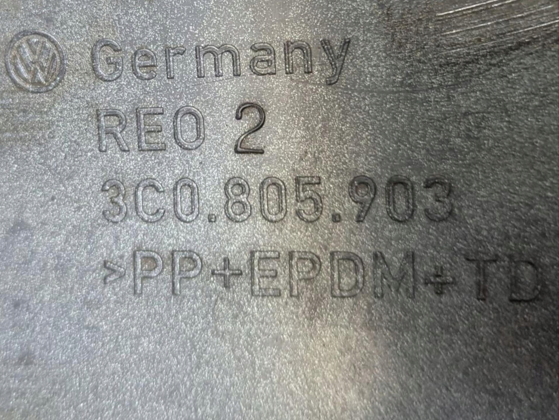 spoiler nárazníku předek Volkswagen Passat B6 2007 3C0805903