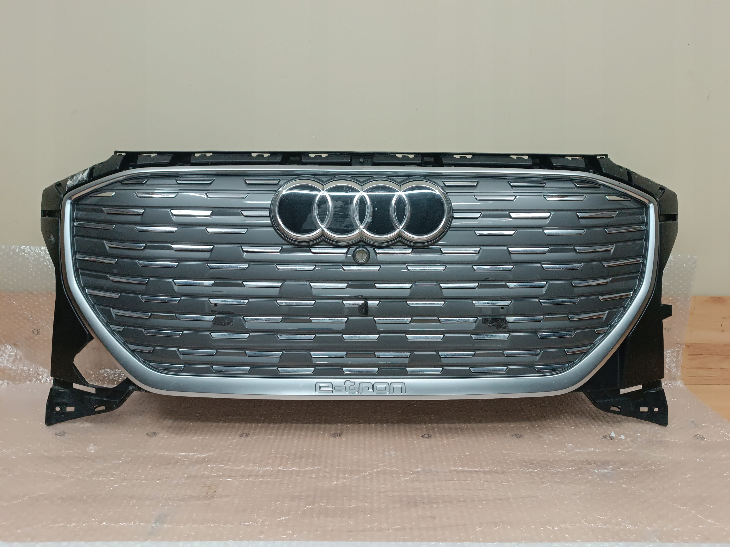 Audi Q4 Kühlergrill FRONTGRILL Kühlergitter 89A853651 - Thumbnail 1