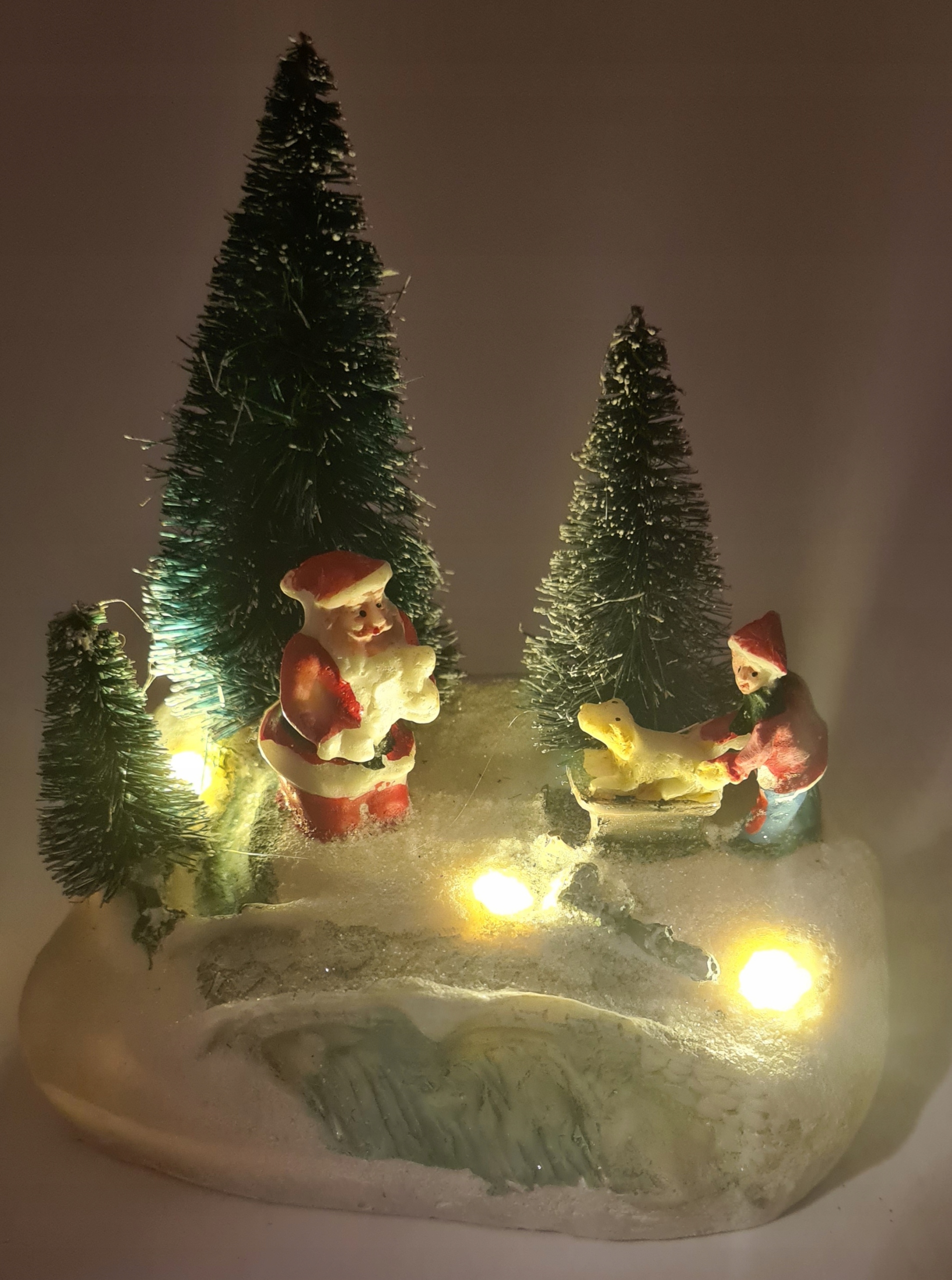 WIOSKA SCENKA ŚWIĄTECZNA MAGIC 3XLED MIKOŁAJ Marka bez marki