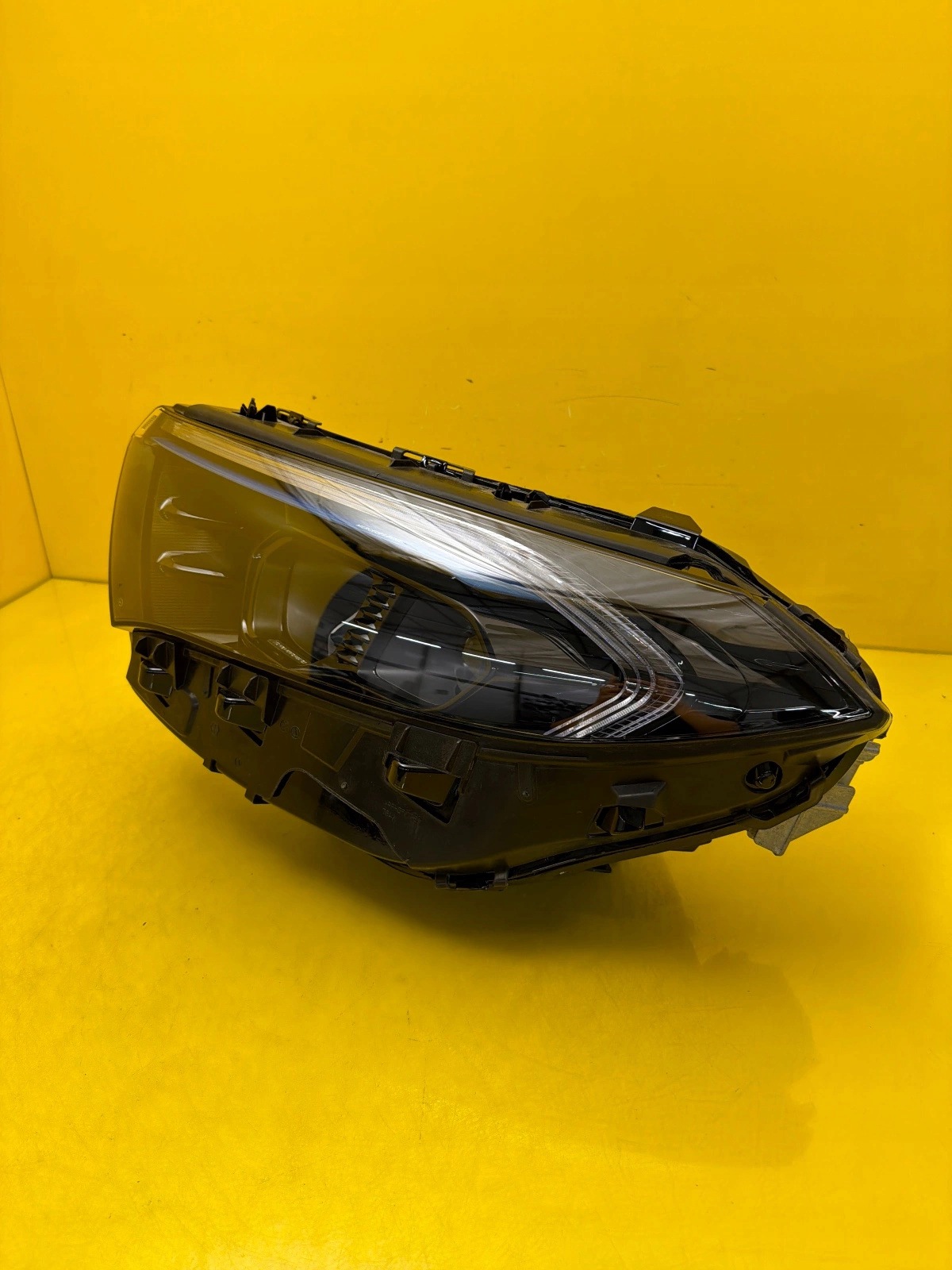light left Mercedes EQA EQB W243 Full Led High Performance A2439062701