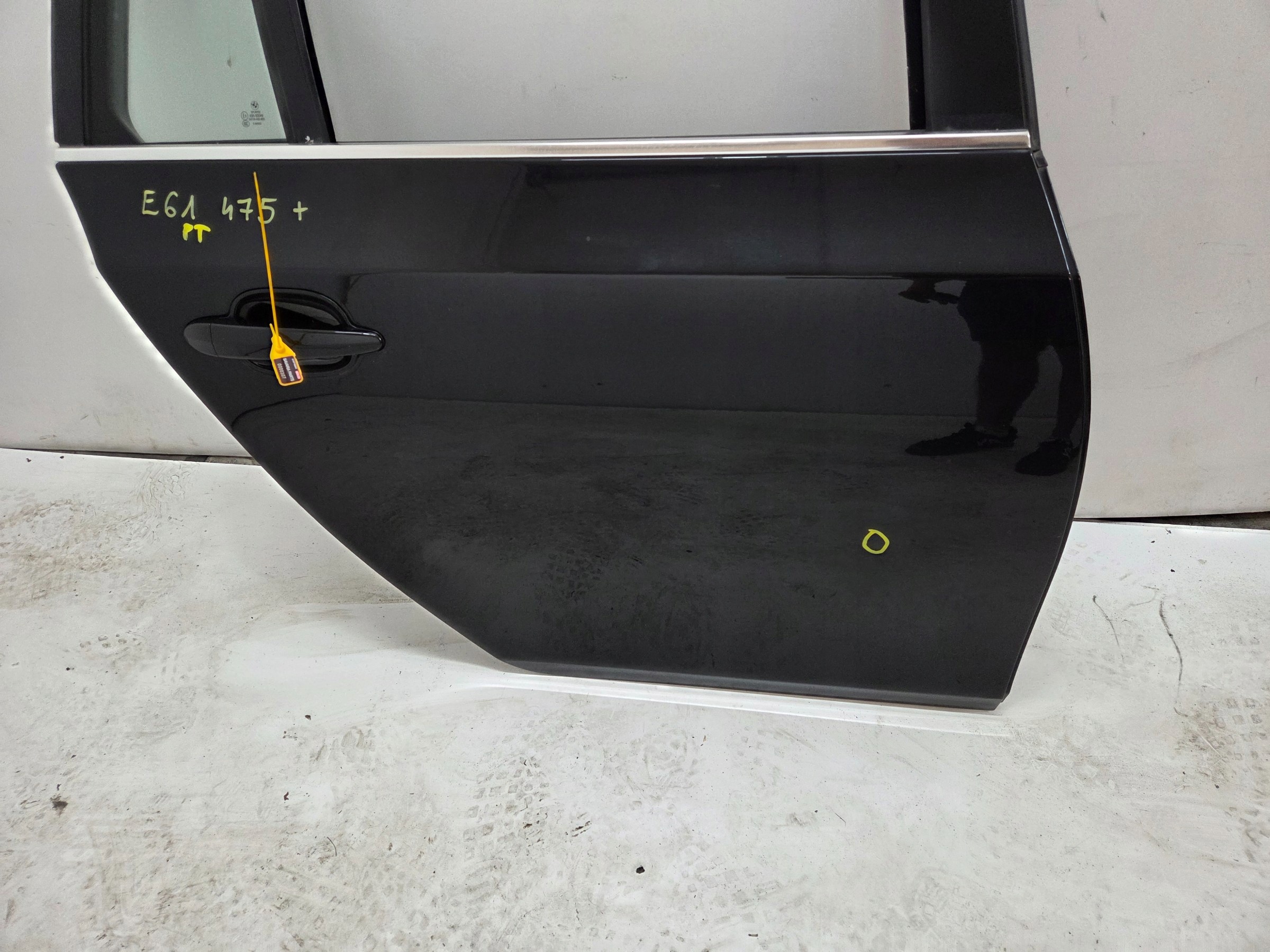 door right rear. BMW E61 475/9 BLACK SAPPHIRE