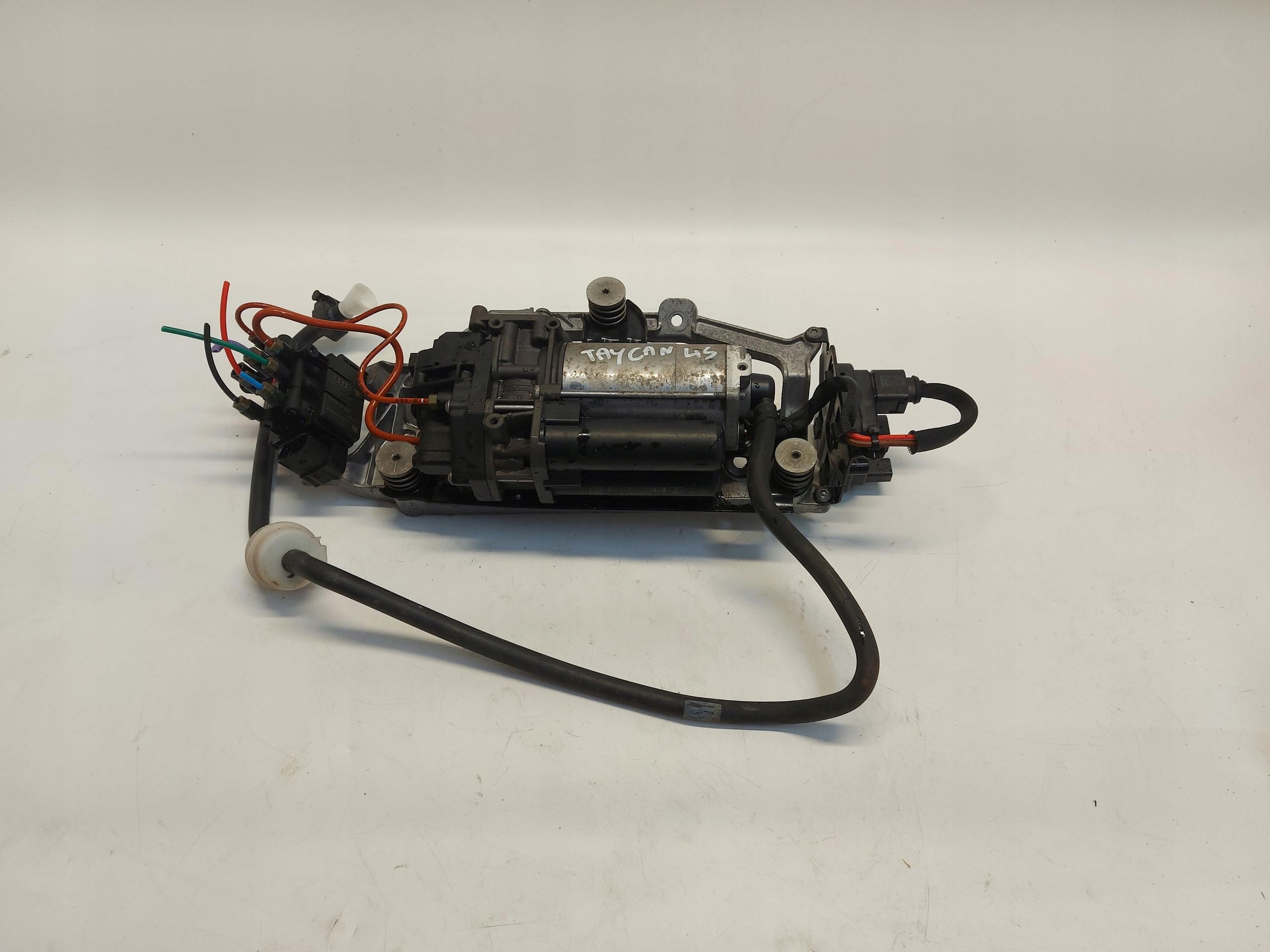 Porsche Taycan 4S 9J1 2021r compressor; pump springing 9J1616006D