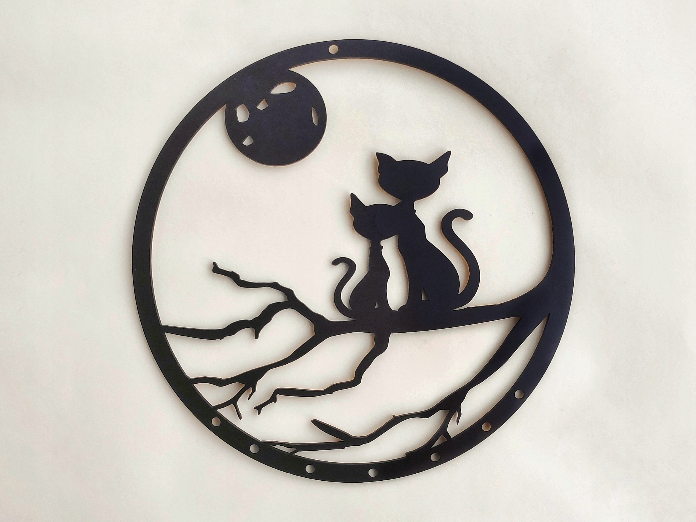 

Czarna obręcz koło łapacza snów makrama Koty 24cm