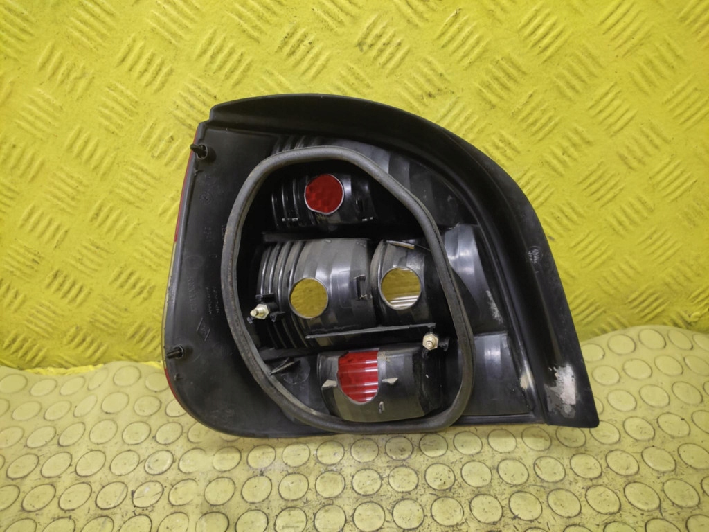 RENAULT SCENIC and light right rear part