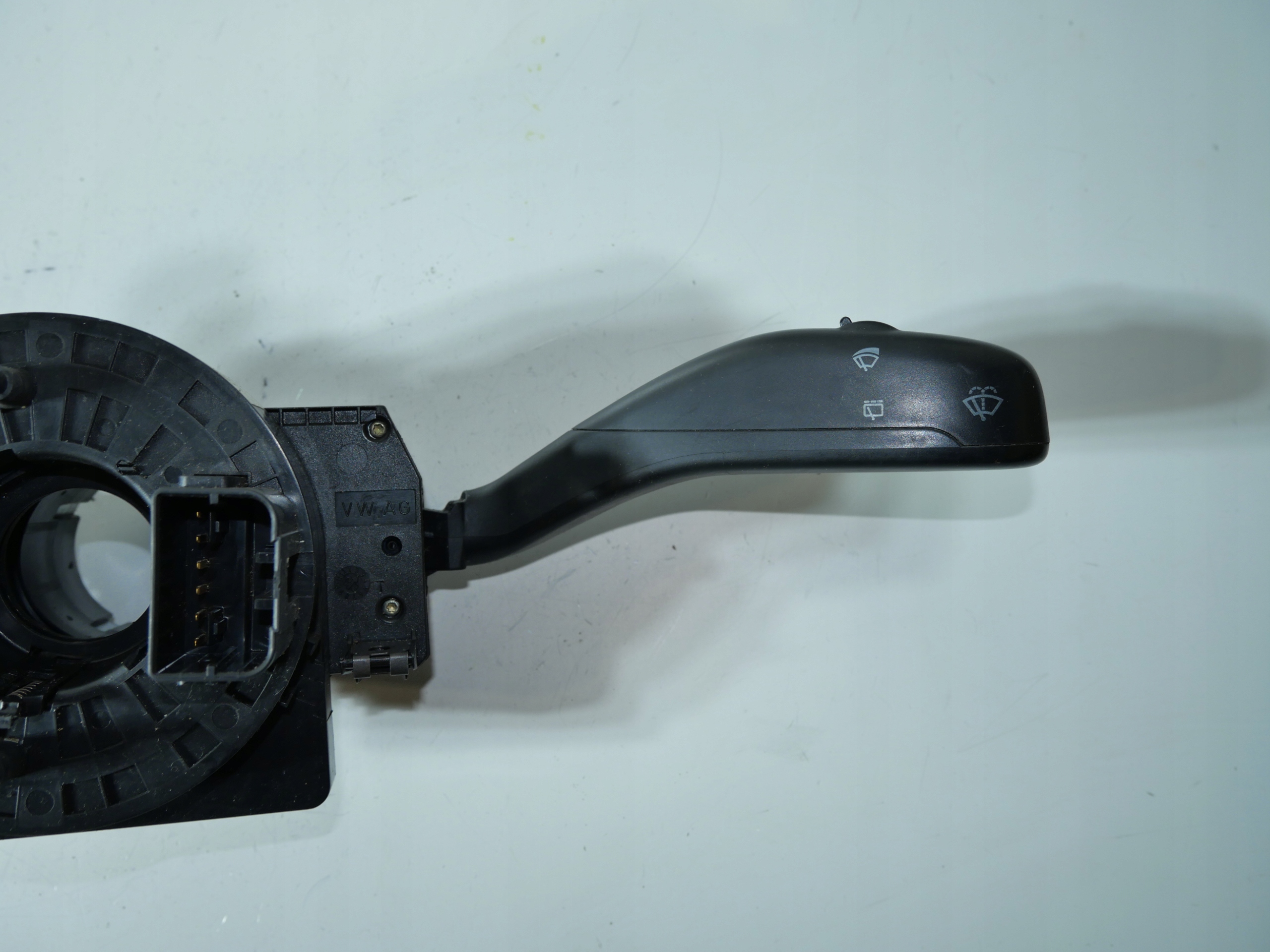 steering wheel levers and controls ring VW 6Q0953503AD