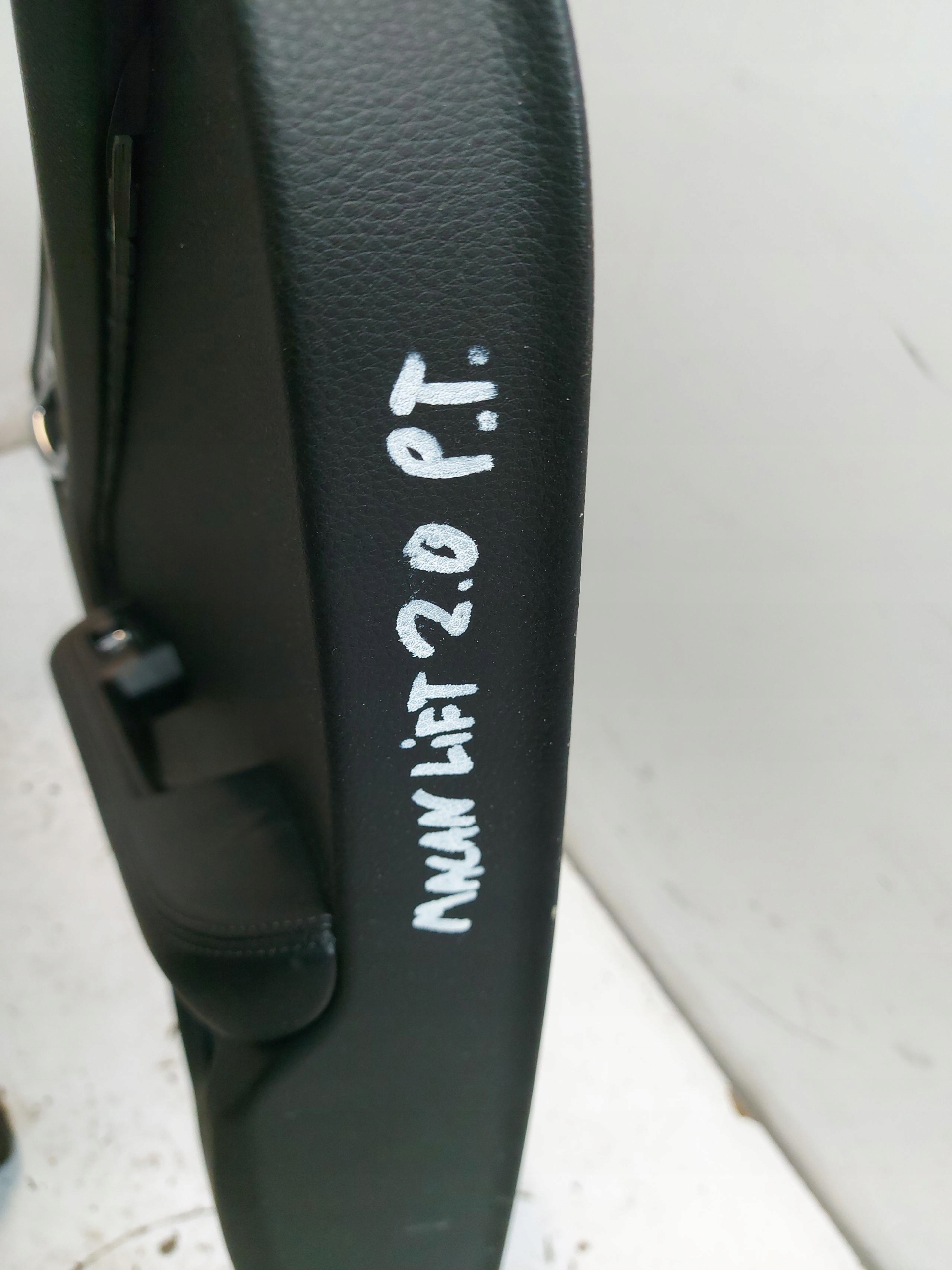 Porsche Macan II LIFT side upholstery door right rear part