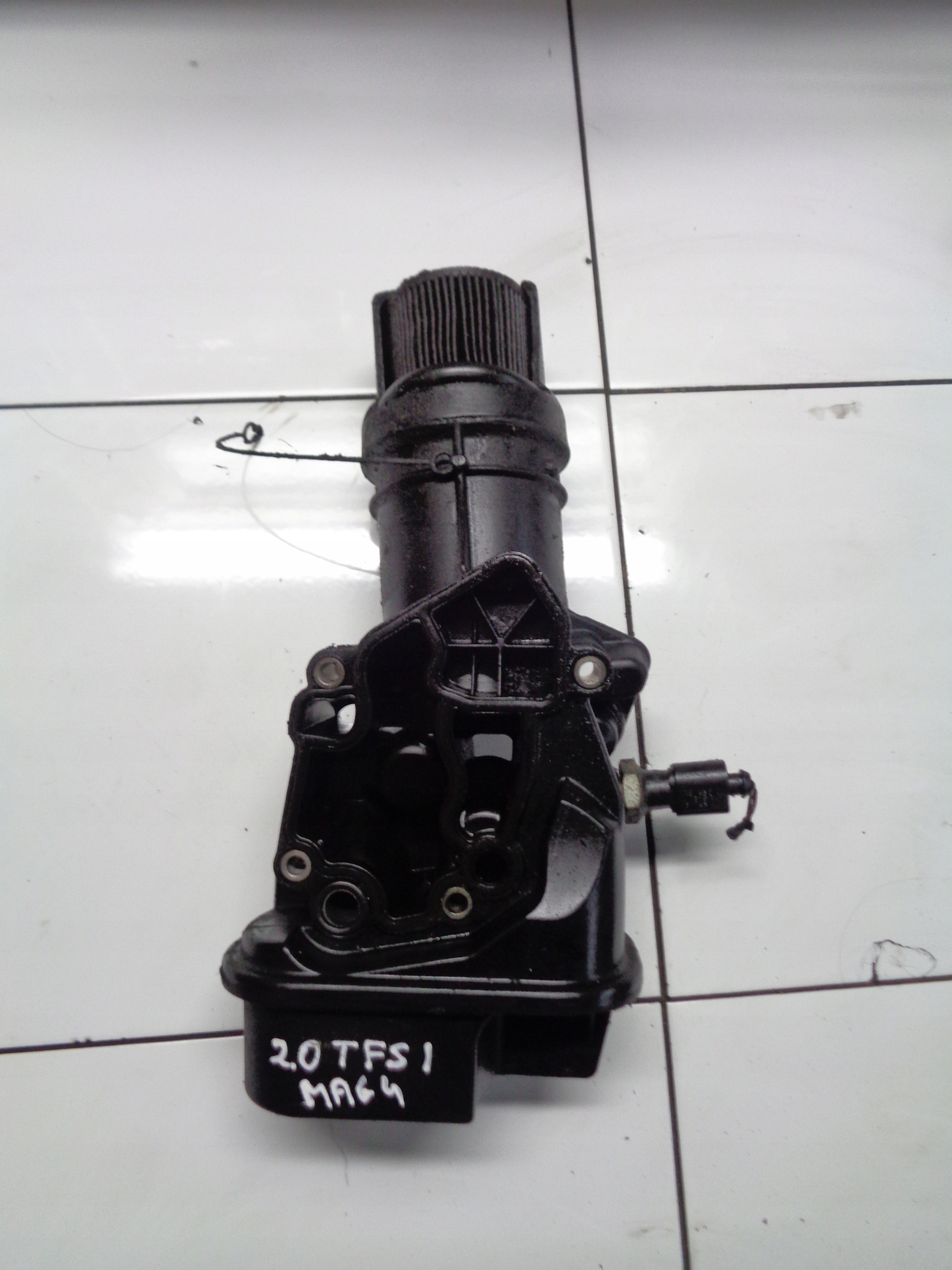 AUDI A4 2.0TFSI Ölfiltergehäuse 06F115397H