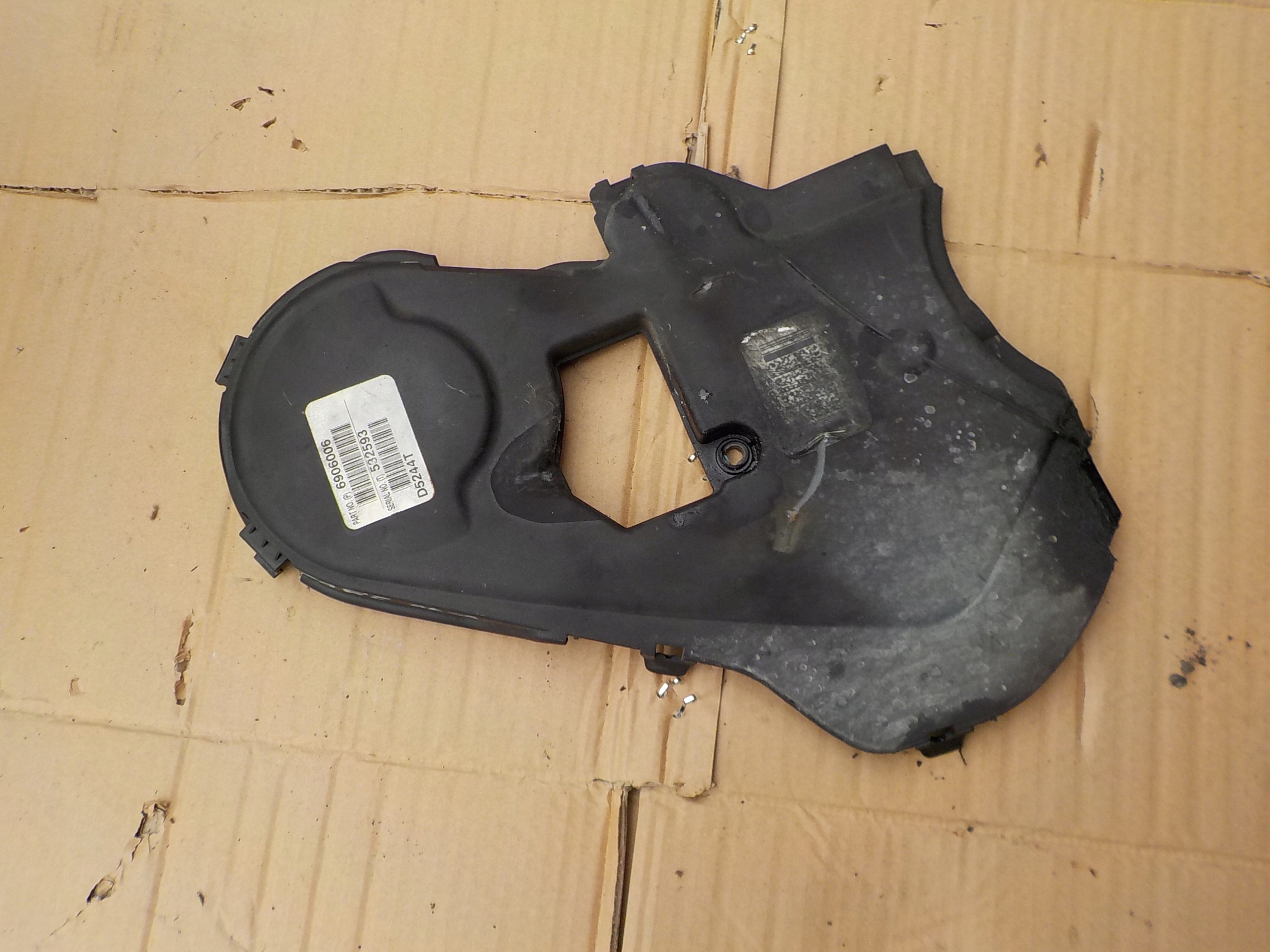 Couvercle carter distribution volvo v70 III 2,4 D5 2008r