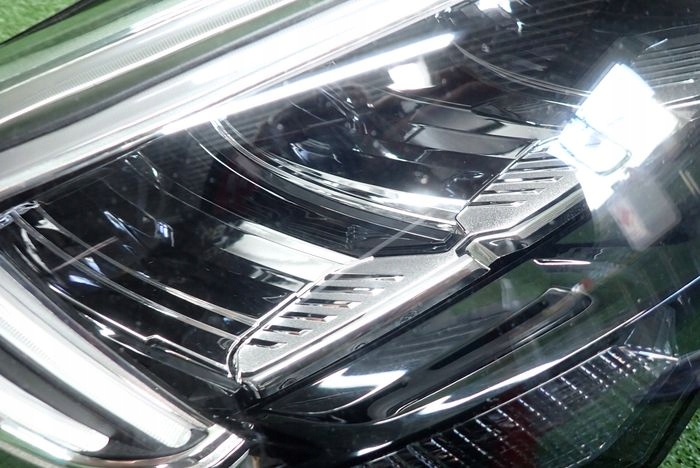 OPEL CROSSLAND X LIFT 21- reflektor right light right