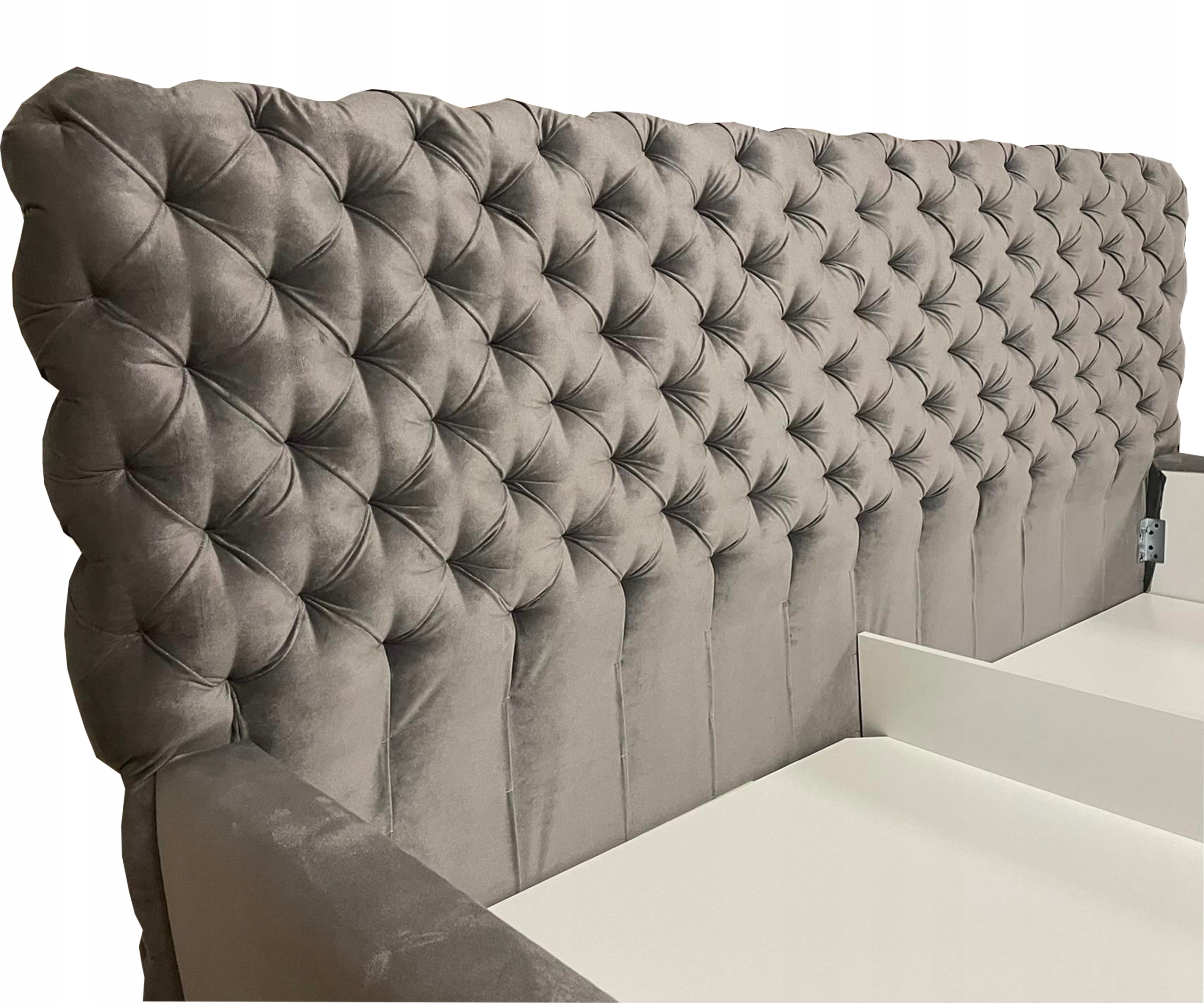 

Łóżko W Stylu Chesterfield 160x200 Stelaż Figo