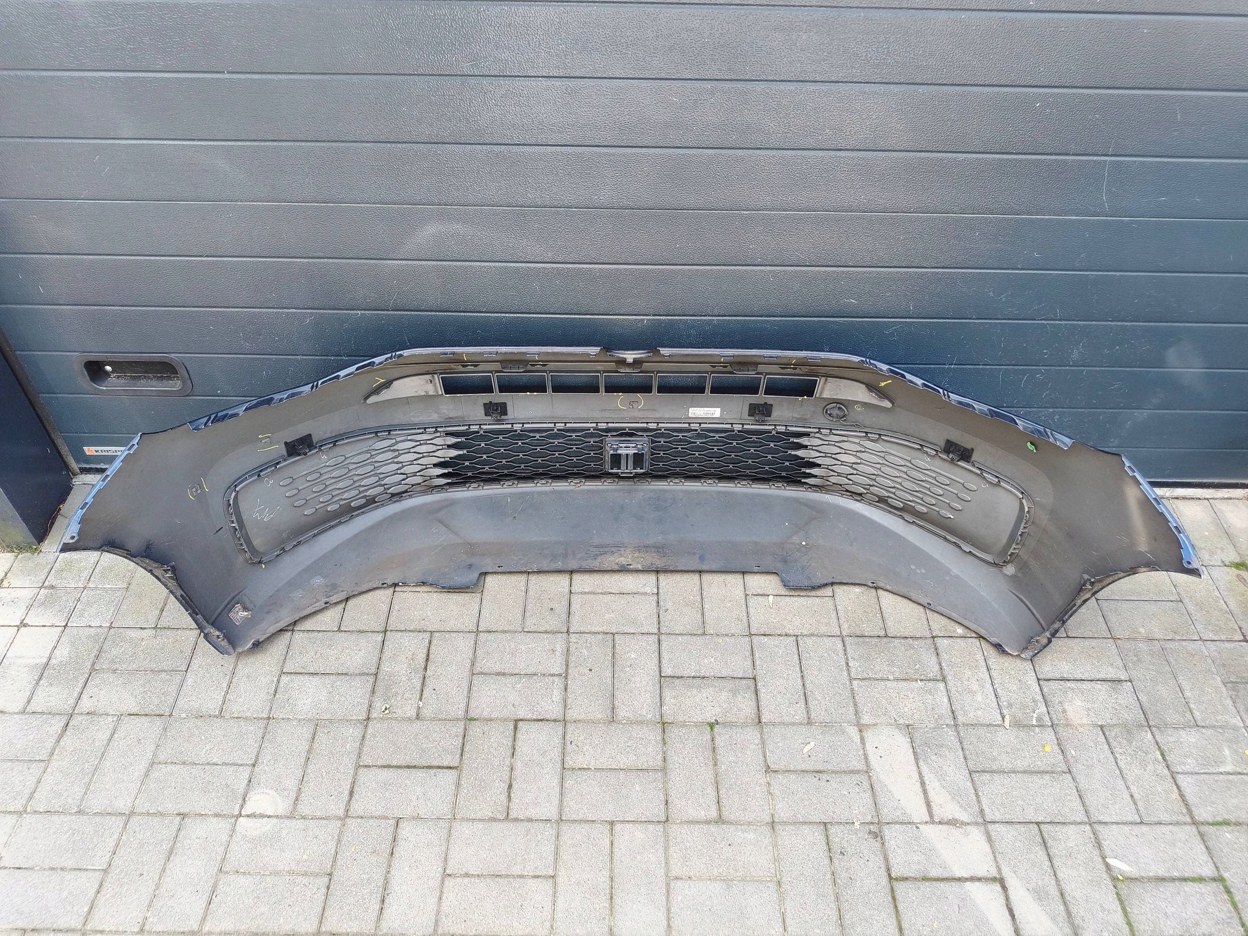 Vw Caddy 2k7 20- nárazník předek přední