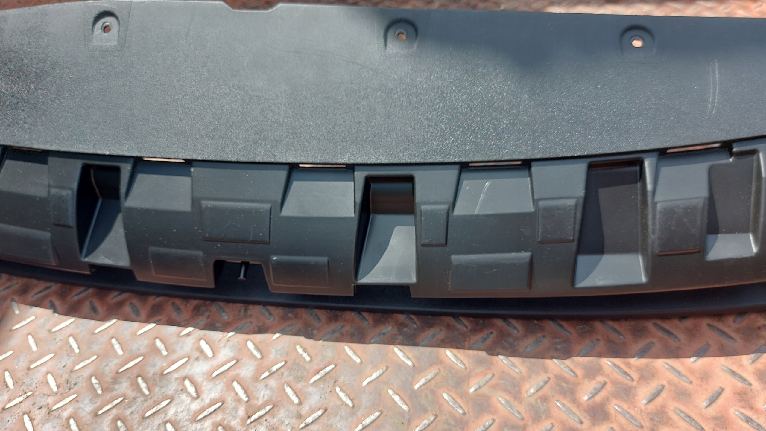 accessories spoiler of a bumper front front VOLVO XC40 17