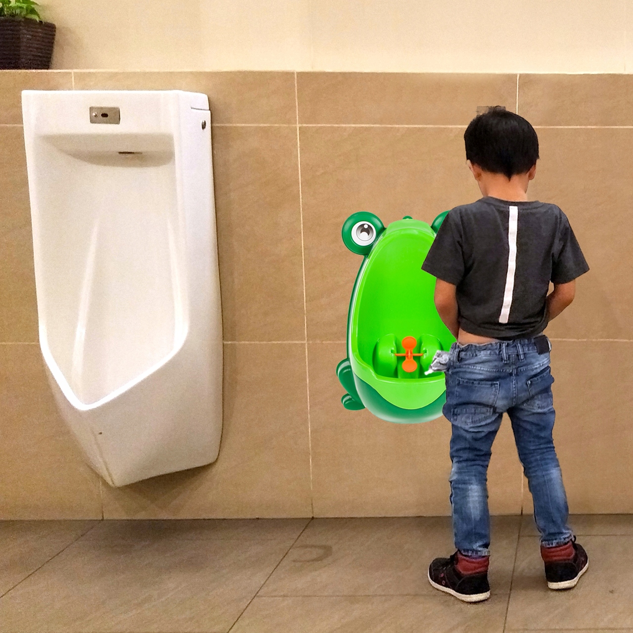 PISUAR ŻABA DLA MALUCHA ŻABKA NA PRZYSSAWKI NOCNIK DO NAUKI SIKANIA Marka Malplay