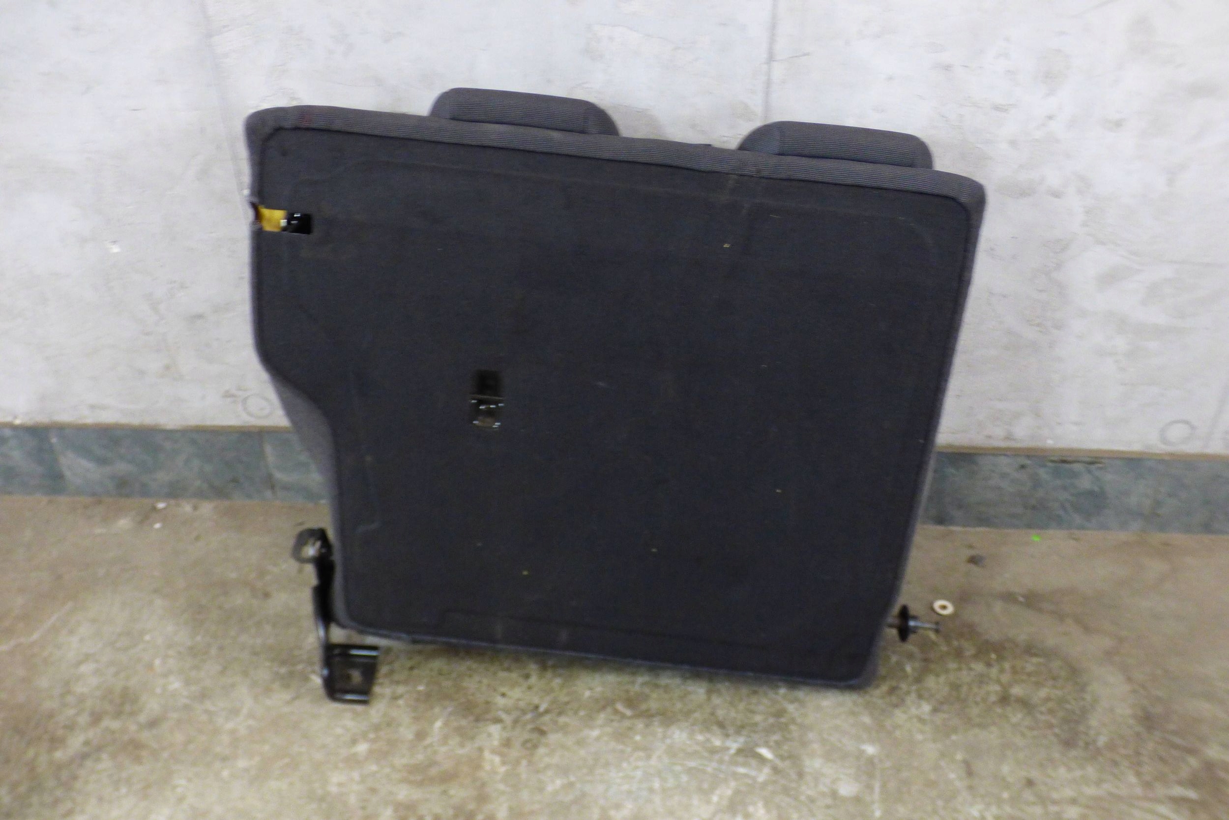 Ford Fiesta MK7 Sitz Gurten zapinki heck komplet