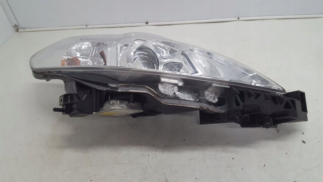 light front front right xenon Mazda 5 V 2,0