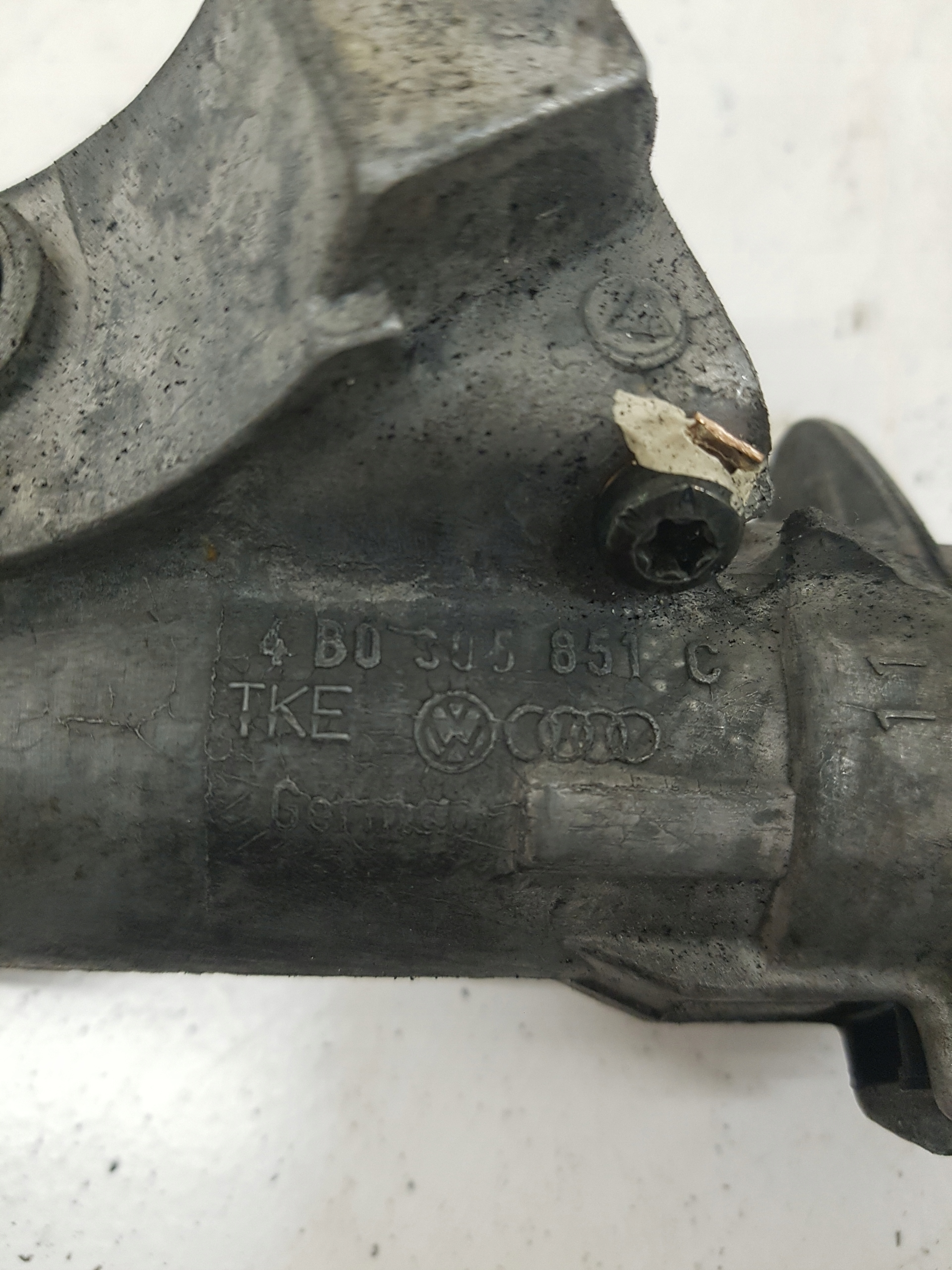 ignition Z KLUCZYKIEM VOLKSWAGEN NEW BEETLE 4B0305851C